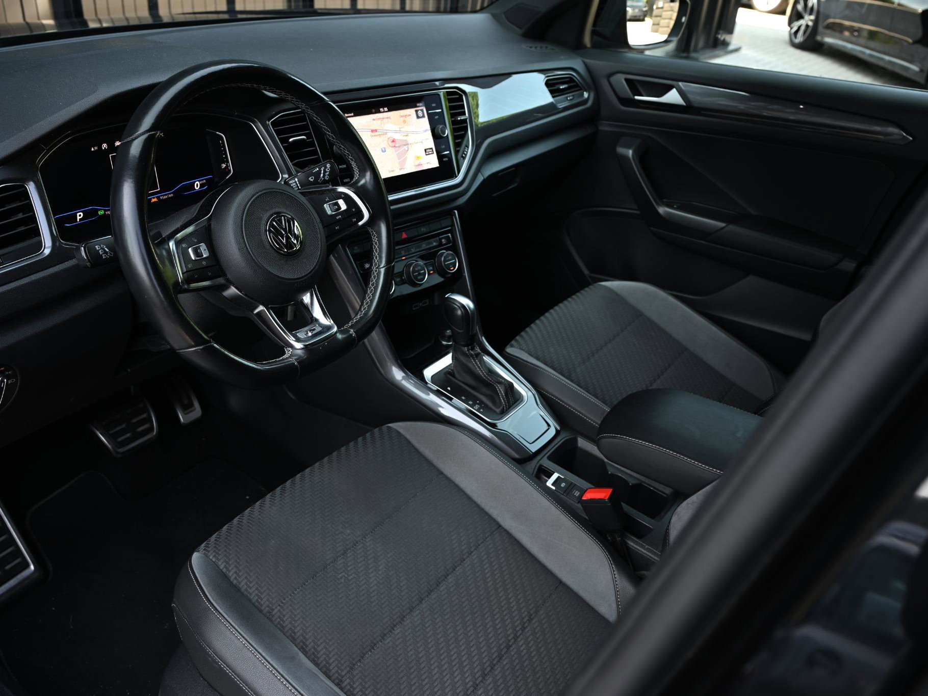 Volkswagen T-Roc - 15