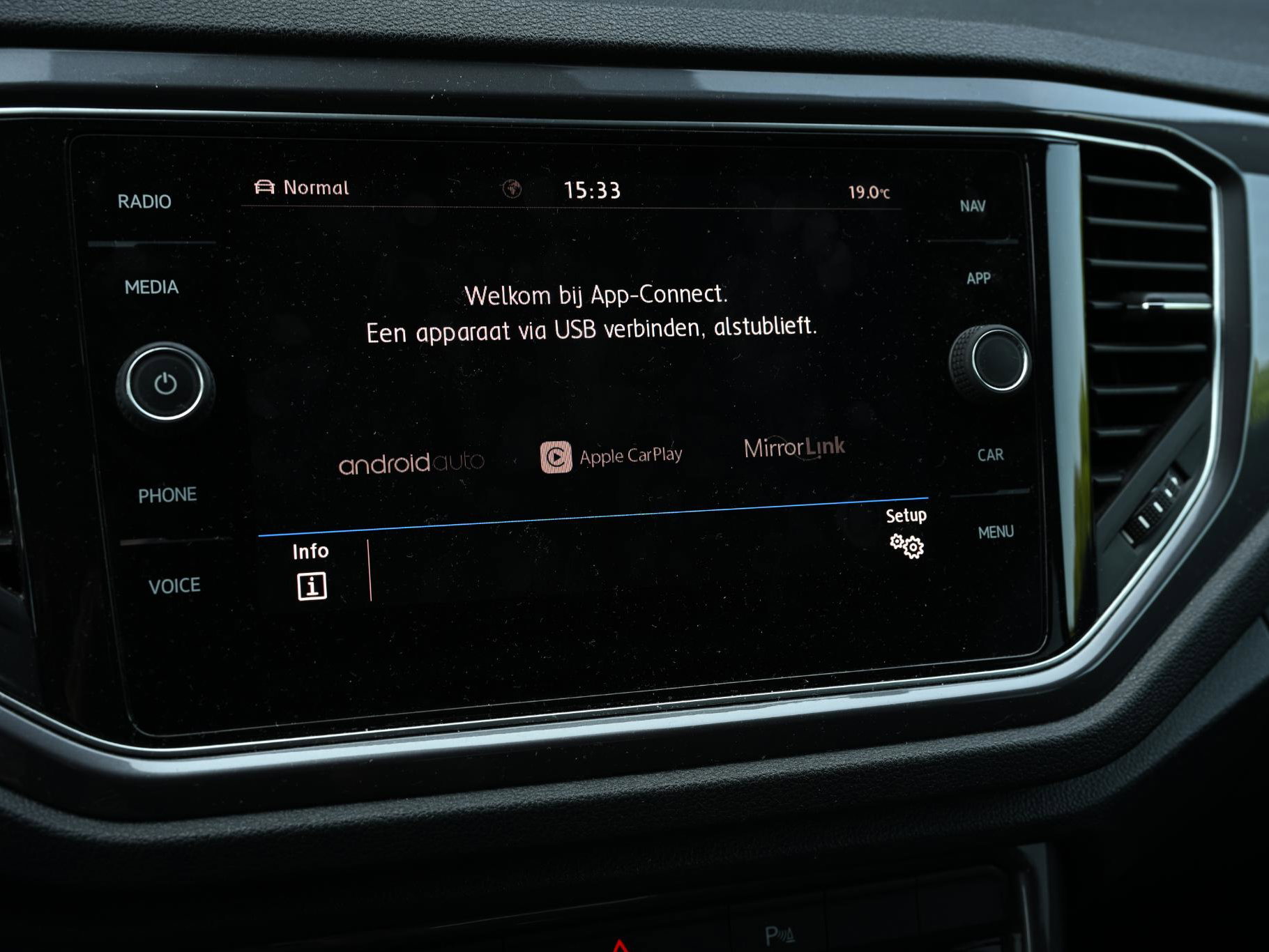 Volkswagen T-Roc - 6