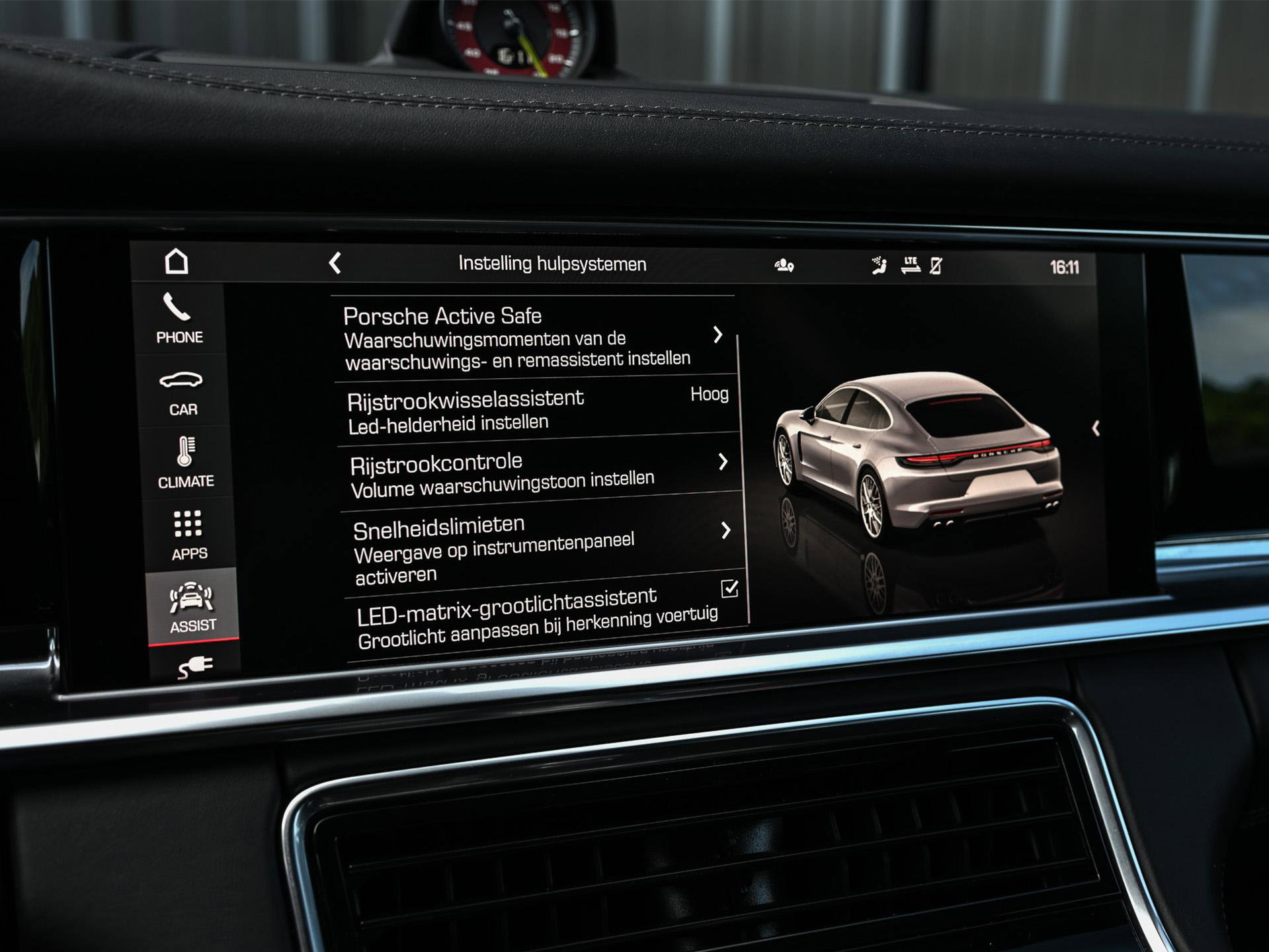 Porsche Panamera - 16