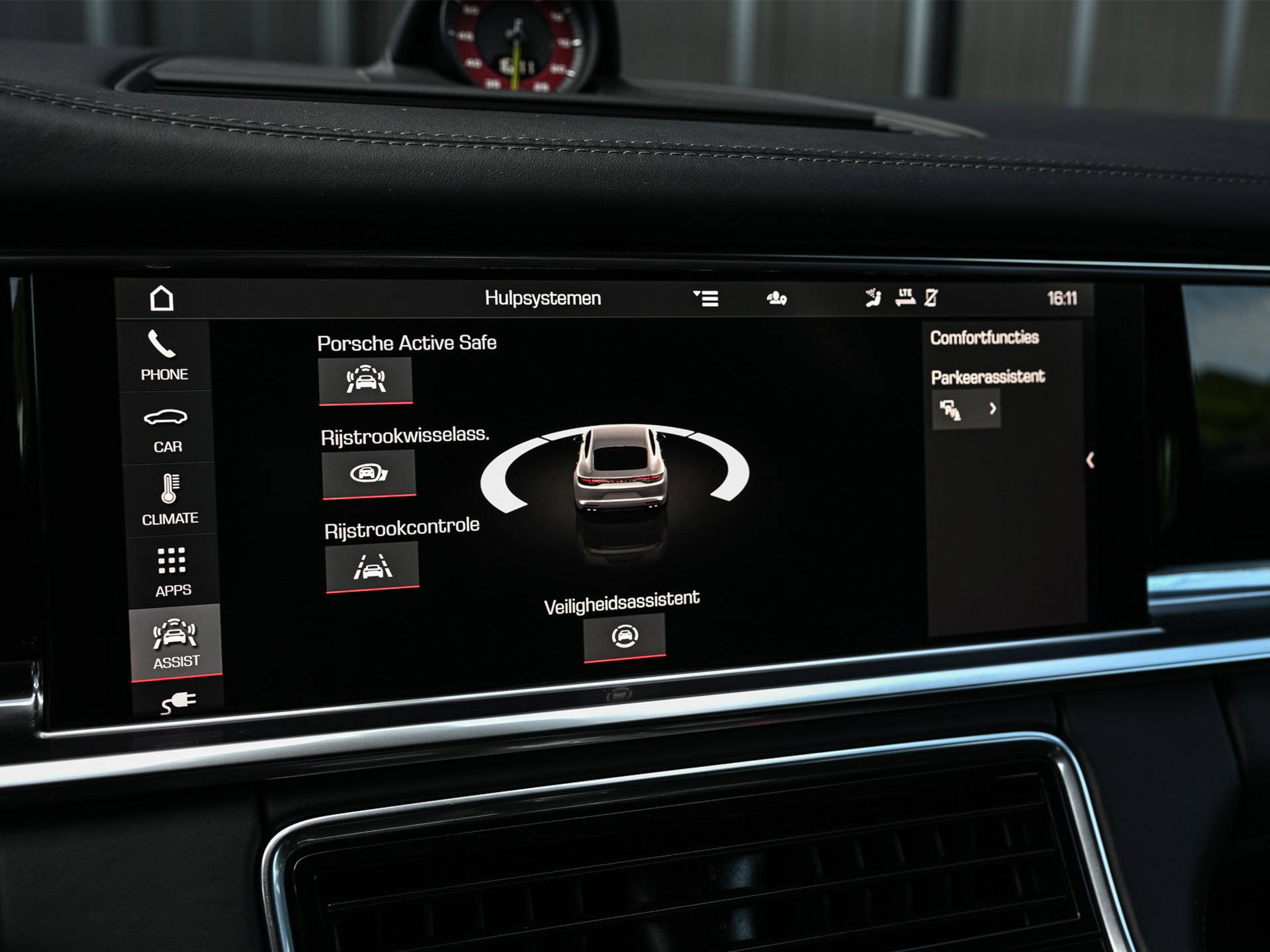 Porsche Panamera - 17