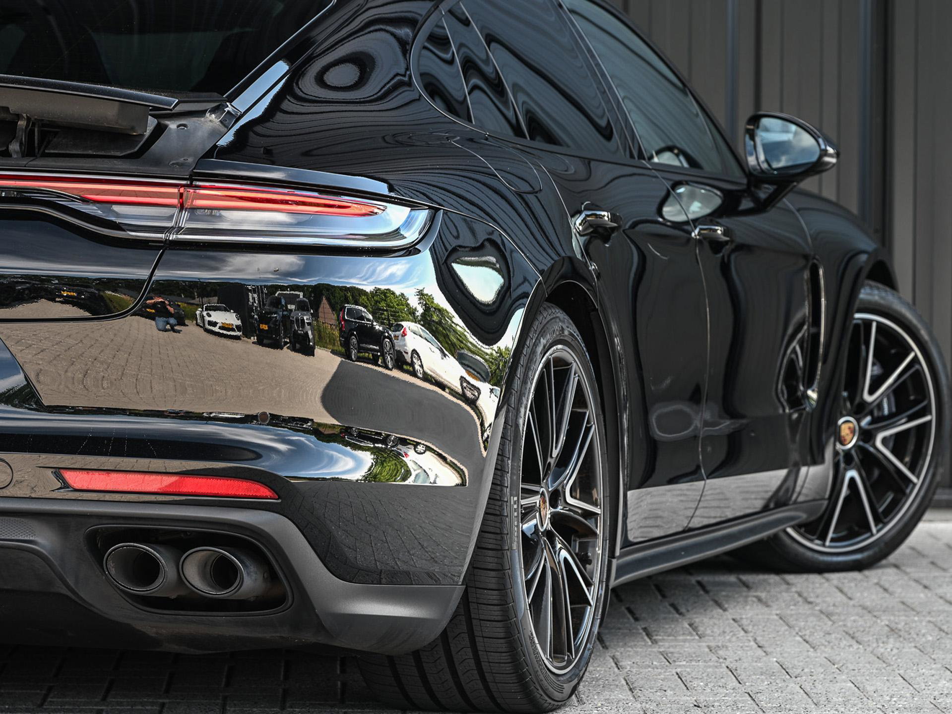 Porsche Panamera - 32