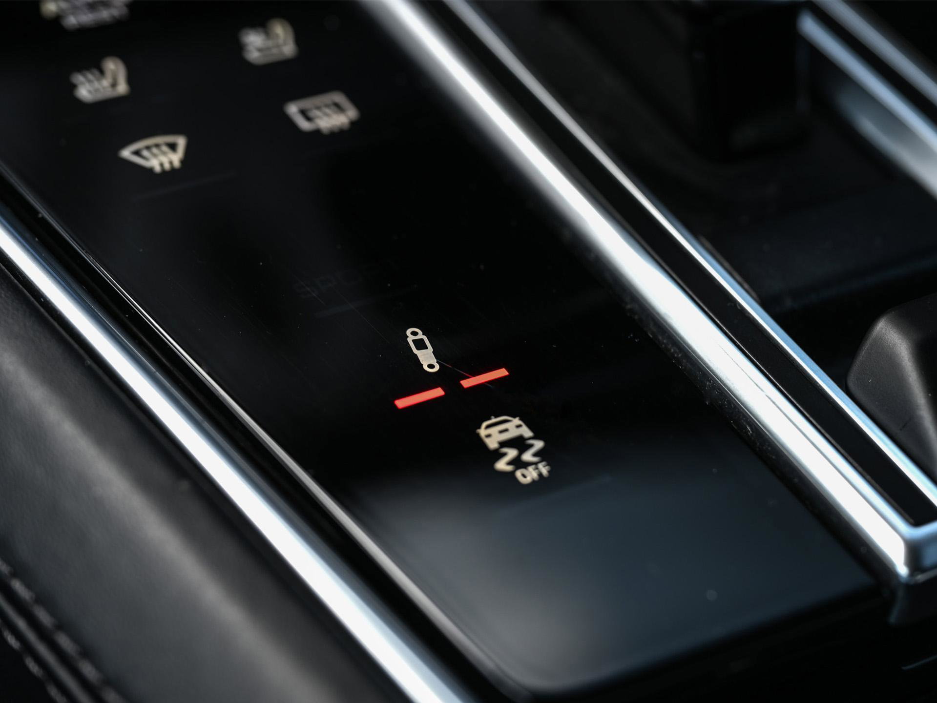 Porsche Panamera - 4