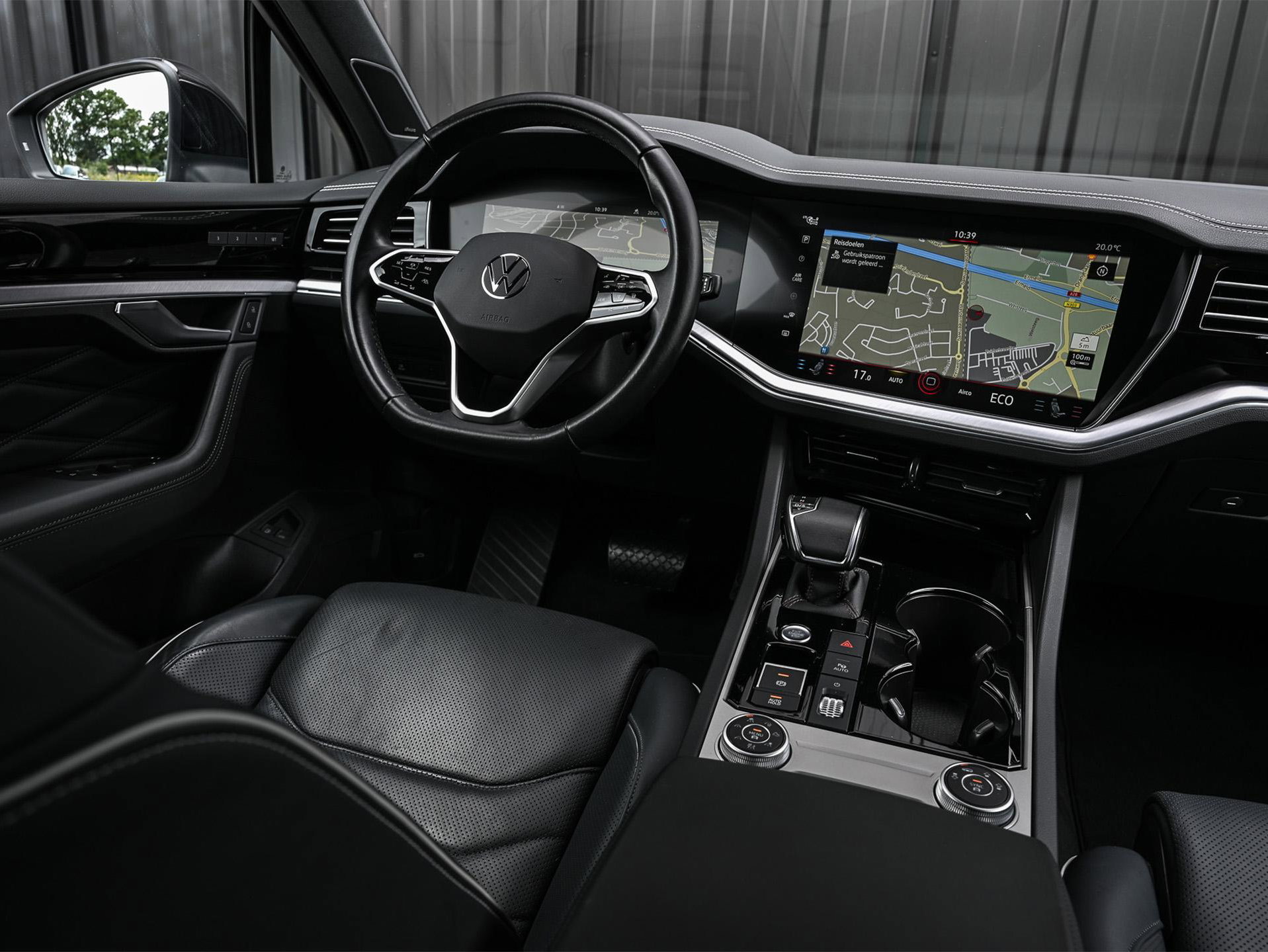 Volkswagen Touareg - 15