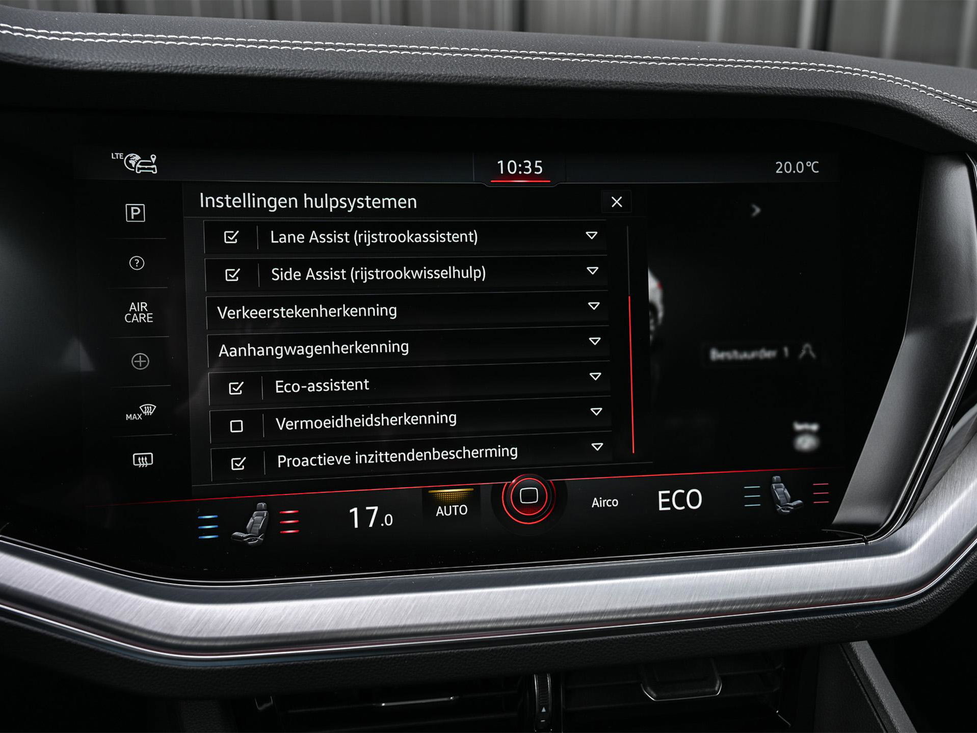 Volkswagen Touareg - 18