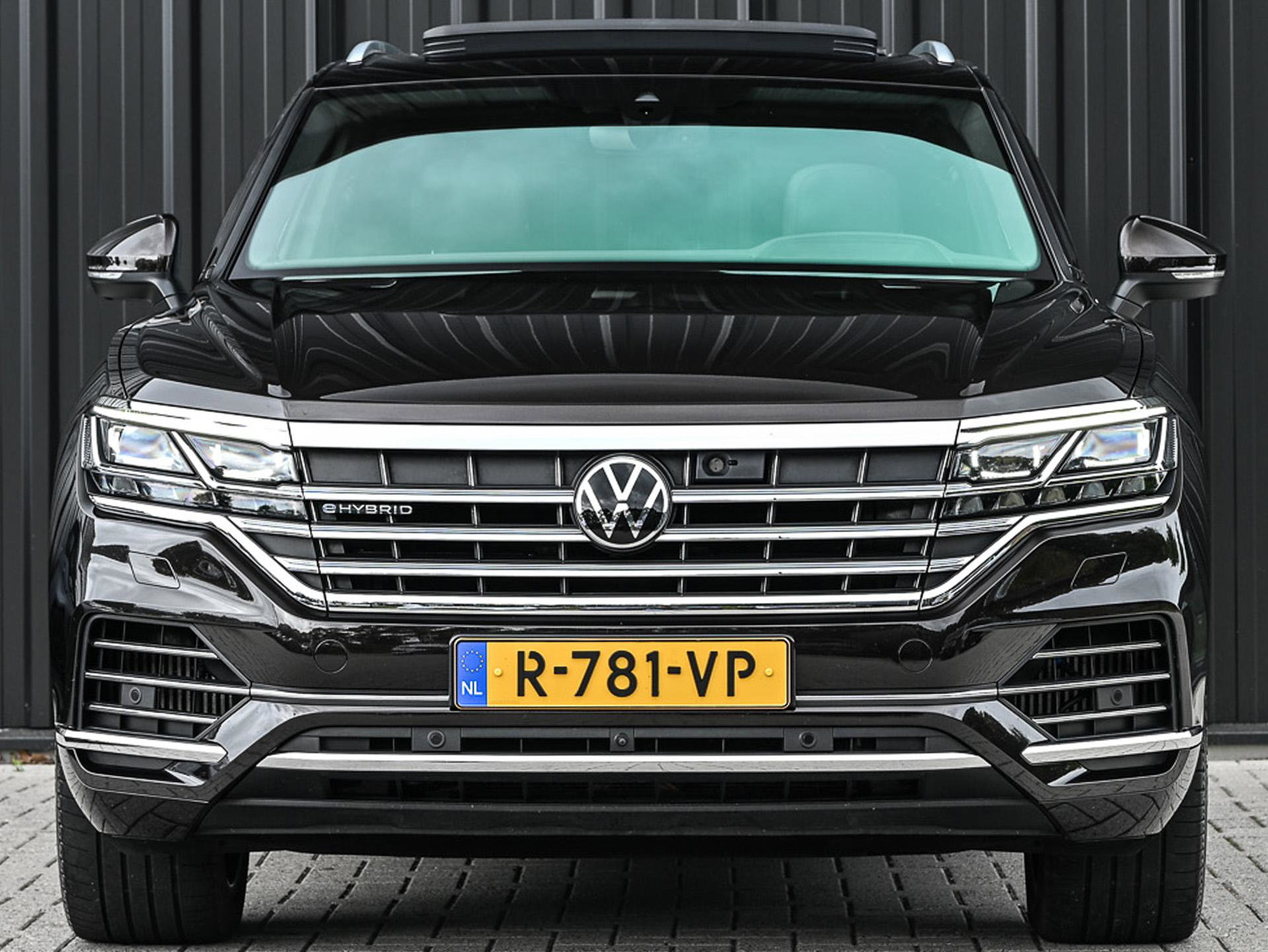 Volkswagen Touareg - 22