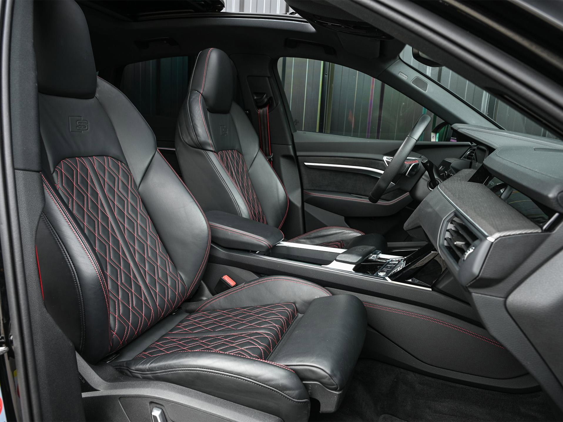 Audi Q8 Sportback e-tron - 10