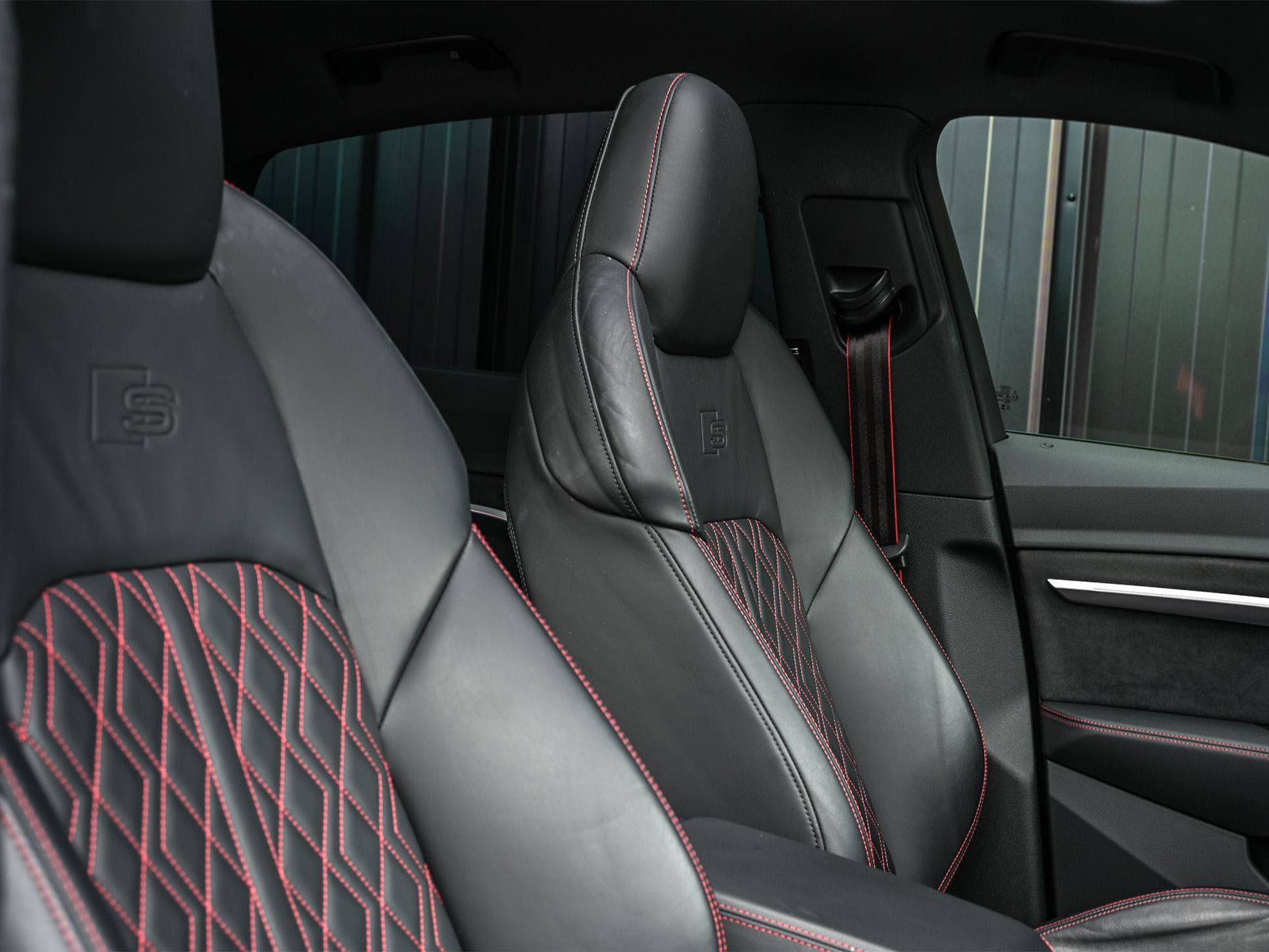Audi Q8 Sportback e-tron - 2
