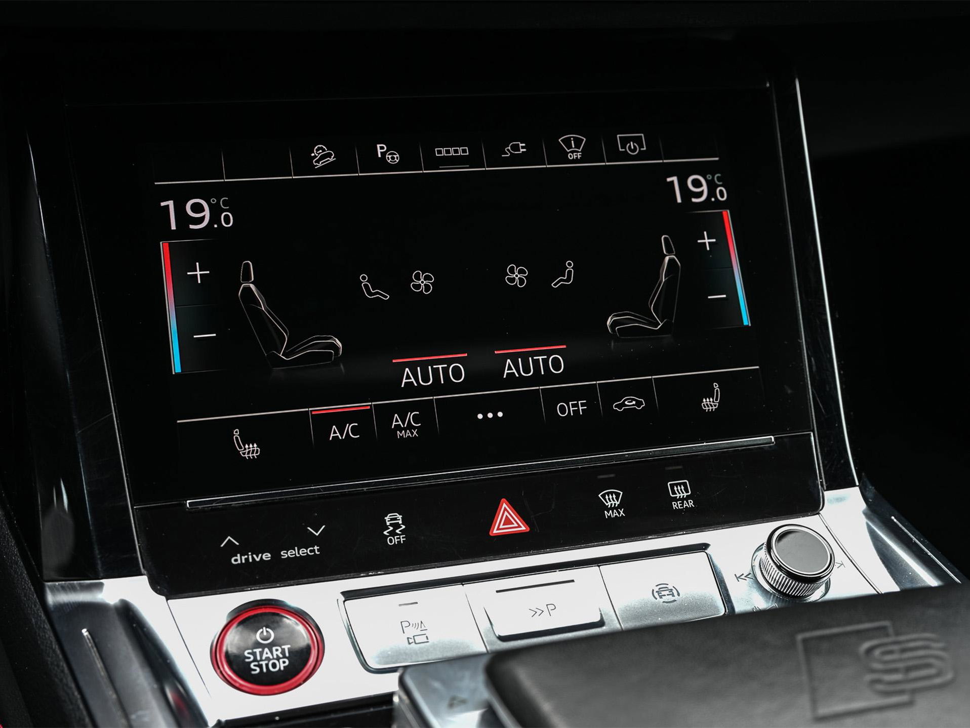 Audi Q8 Sportback e-tron - 32