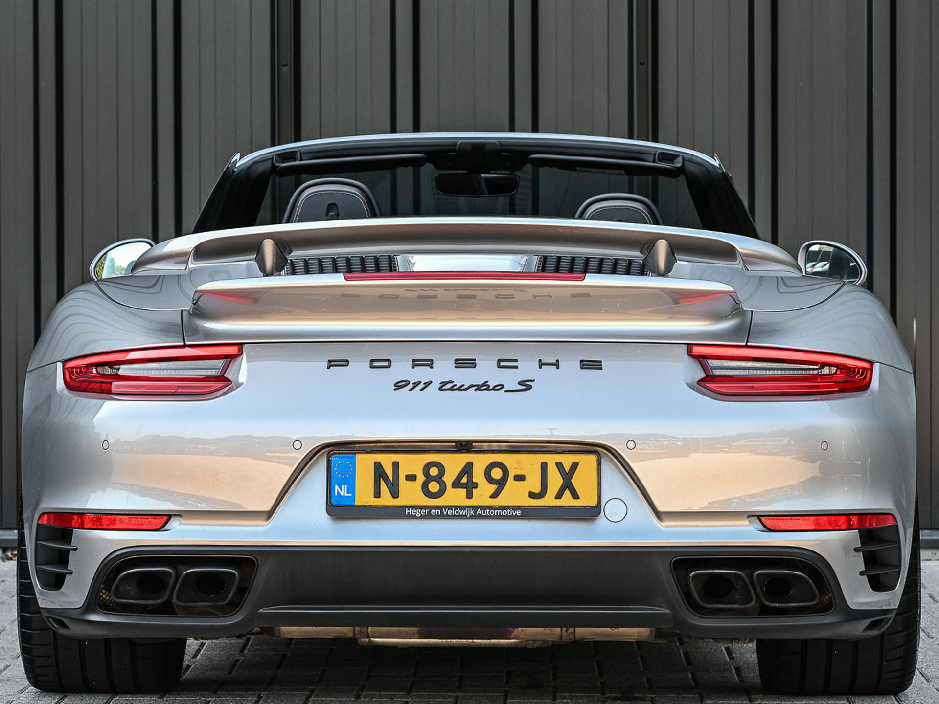 Porsche 911 - 25