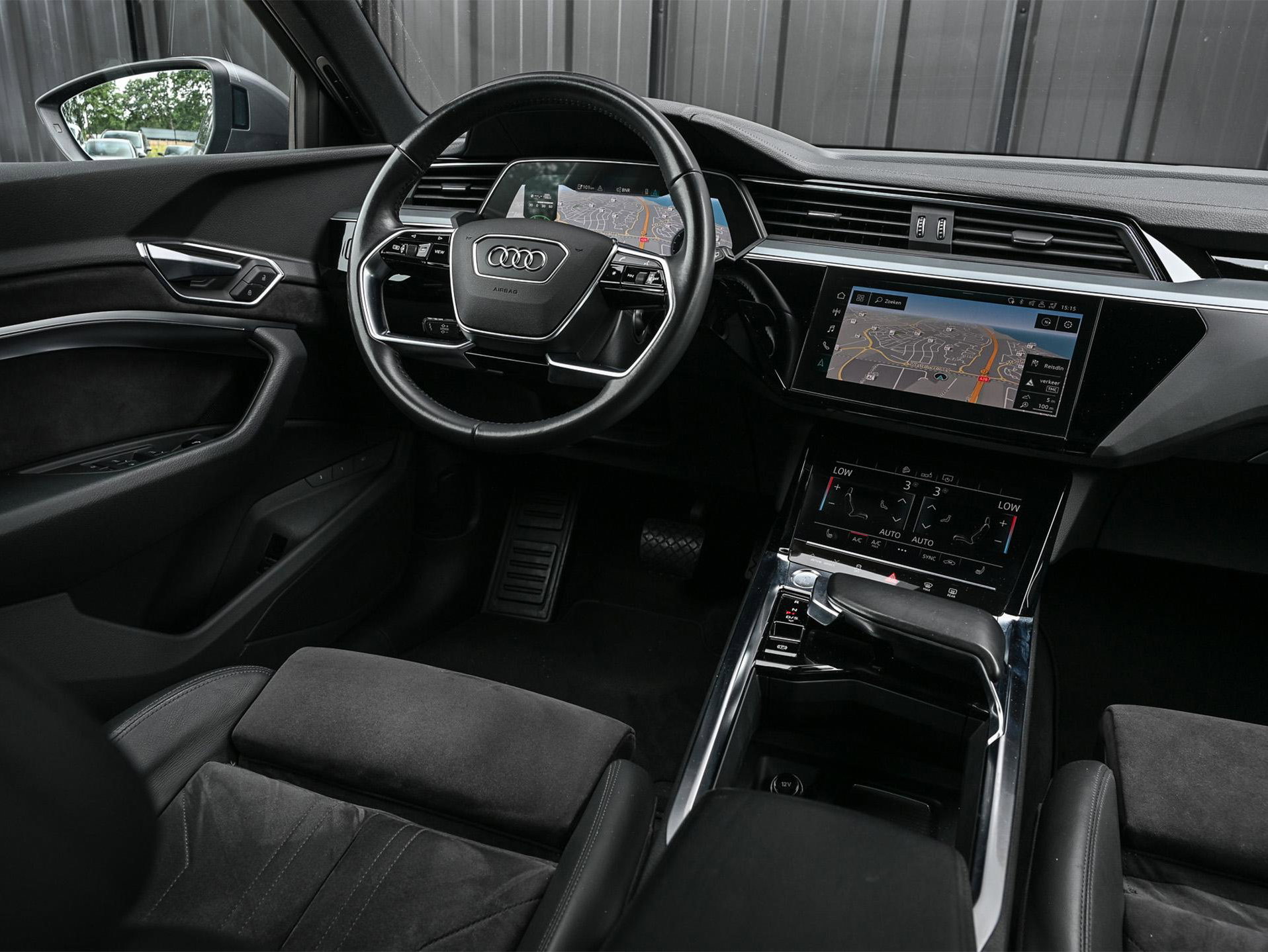 Audi e-tron - 14