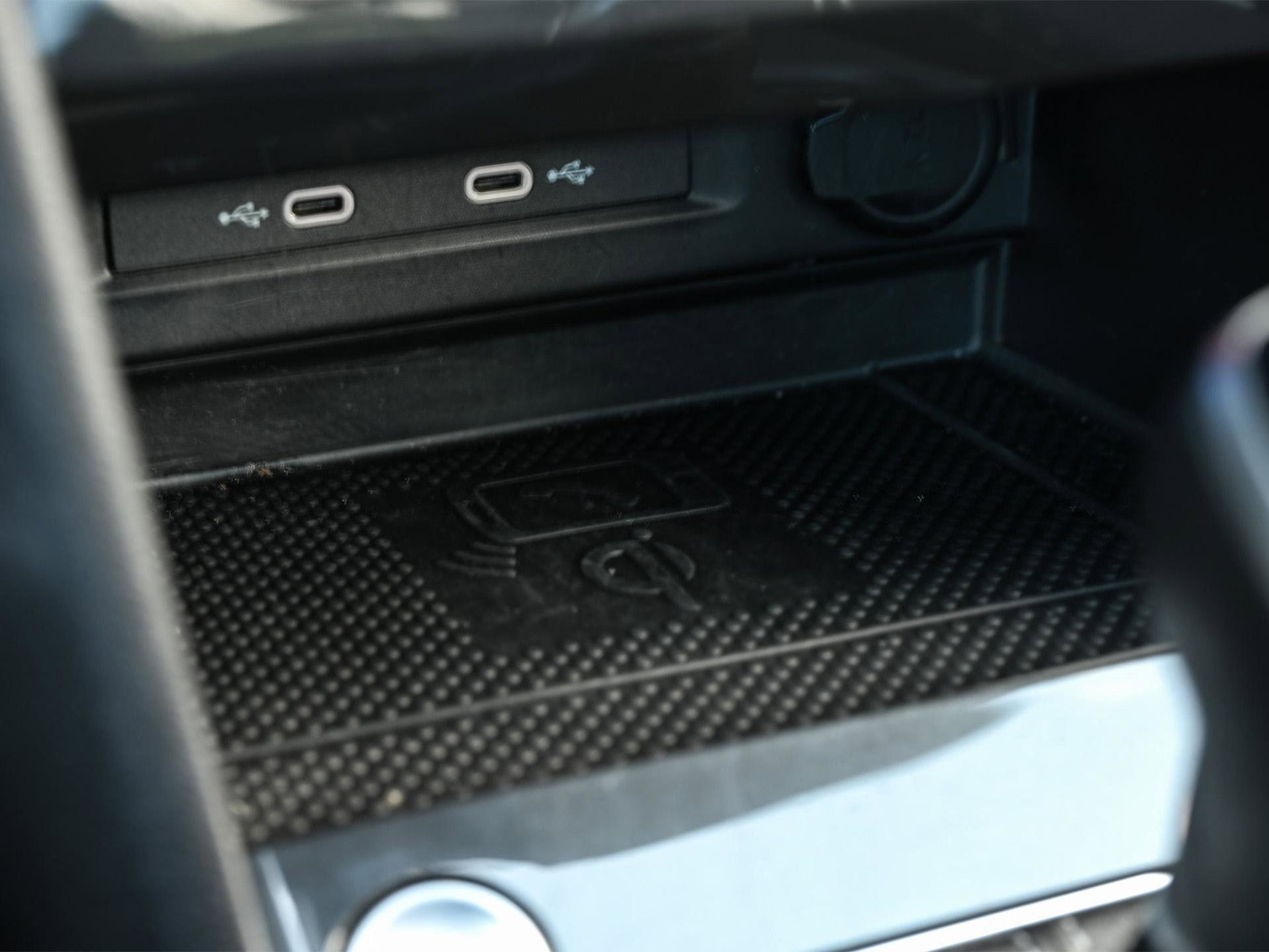 Volkswagen Tiguan - 28