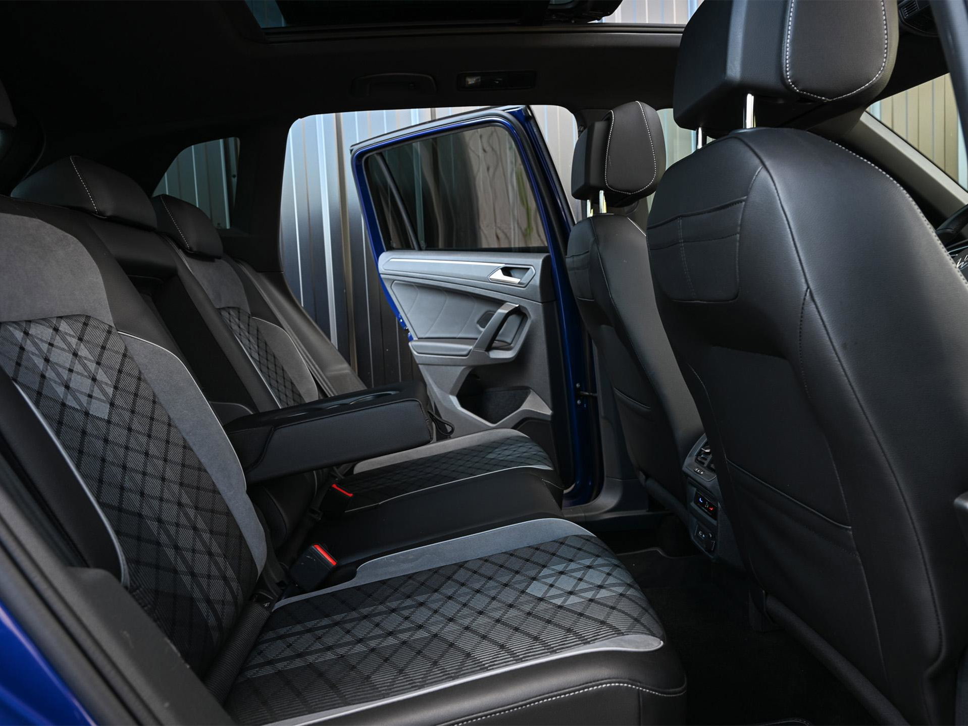 Volkswagen Tiguan - 29