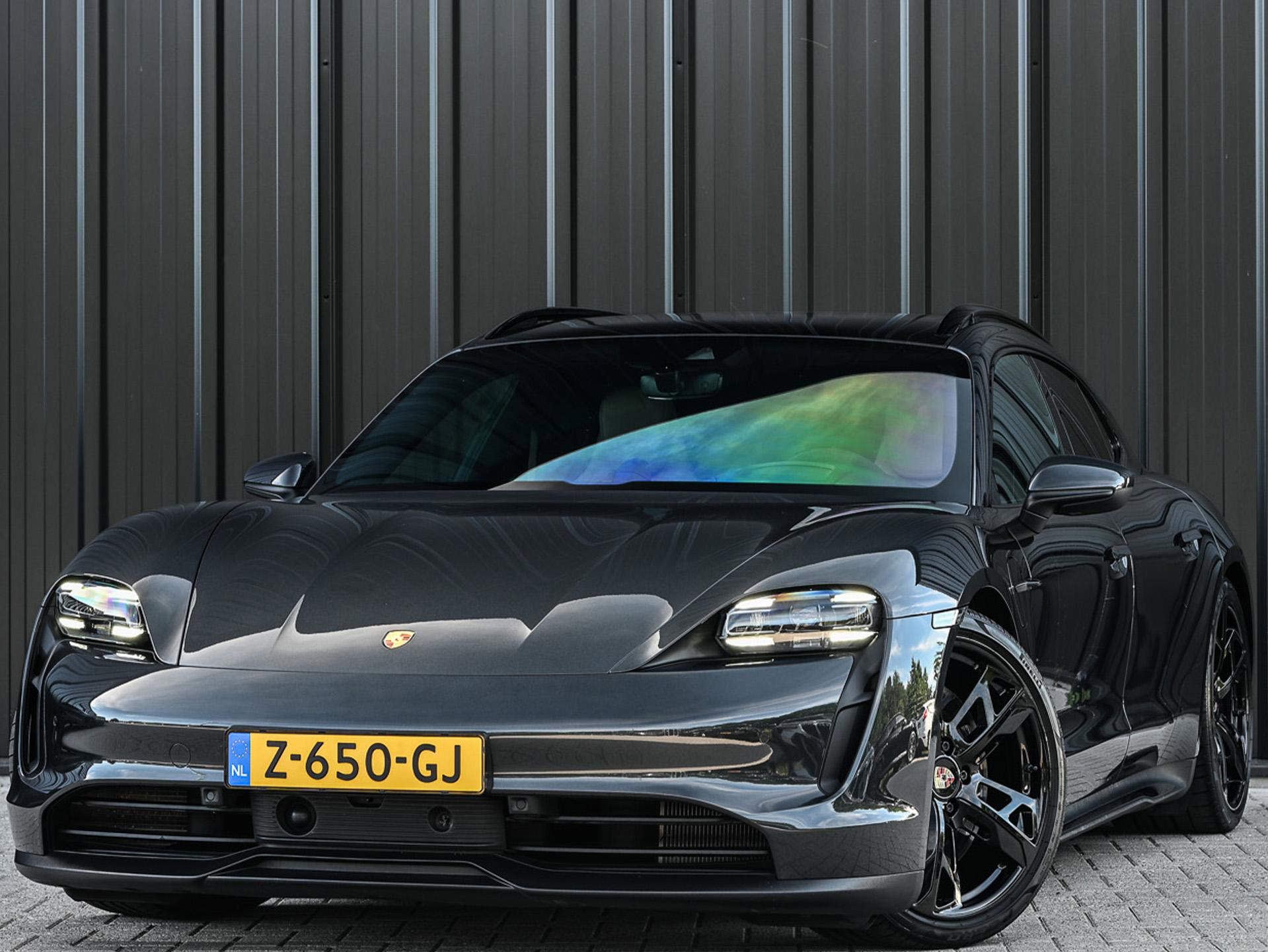 Porsche Taycan Sport Turismo - 0