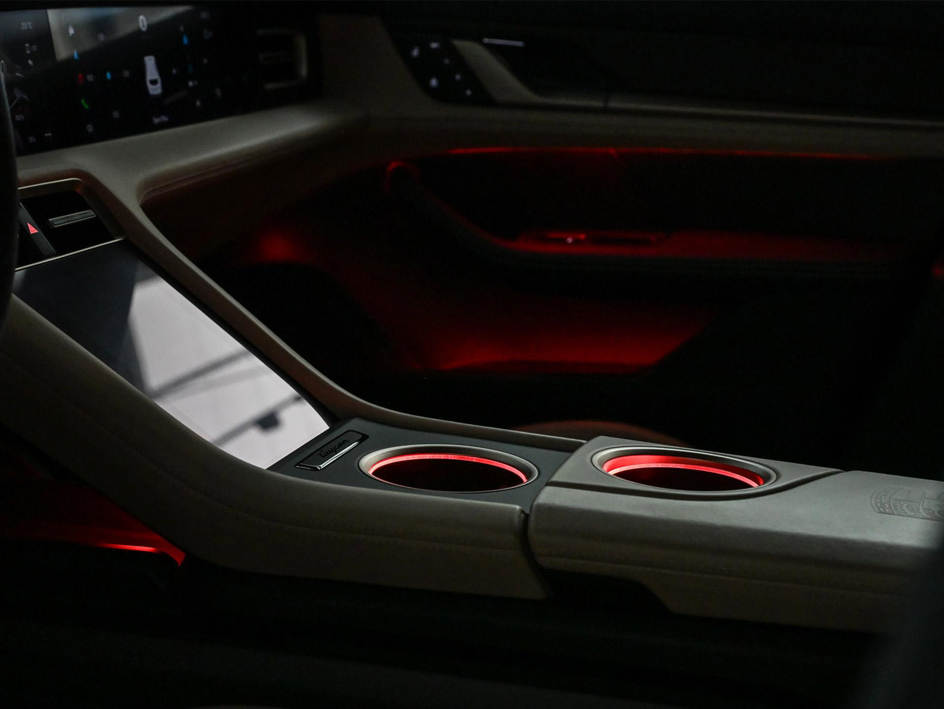 Porsche Taycan Sport Turismo - 18