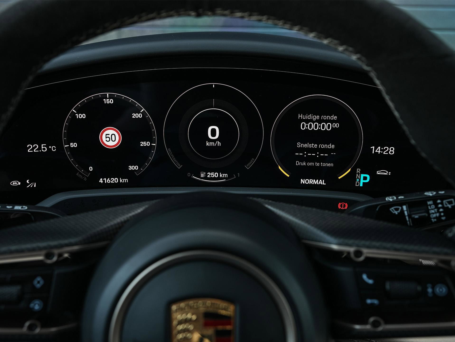 Porsche Taycan Sport Turismo - 25
