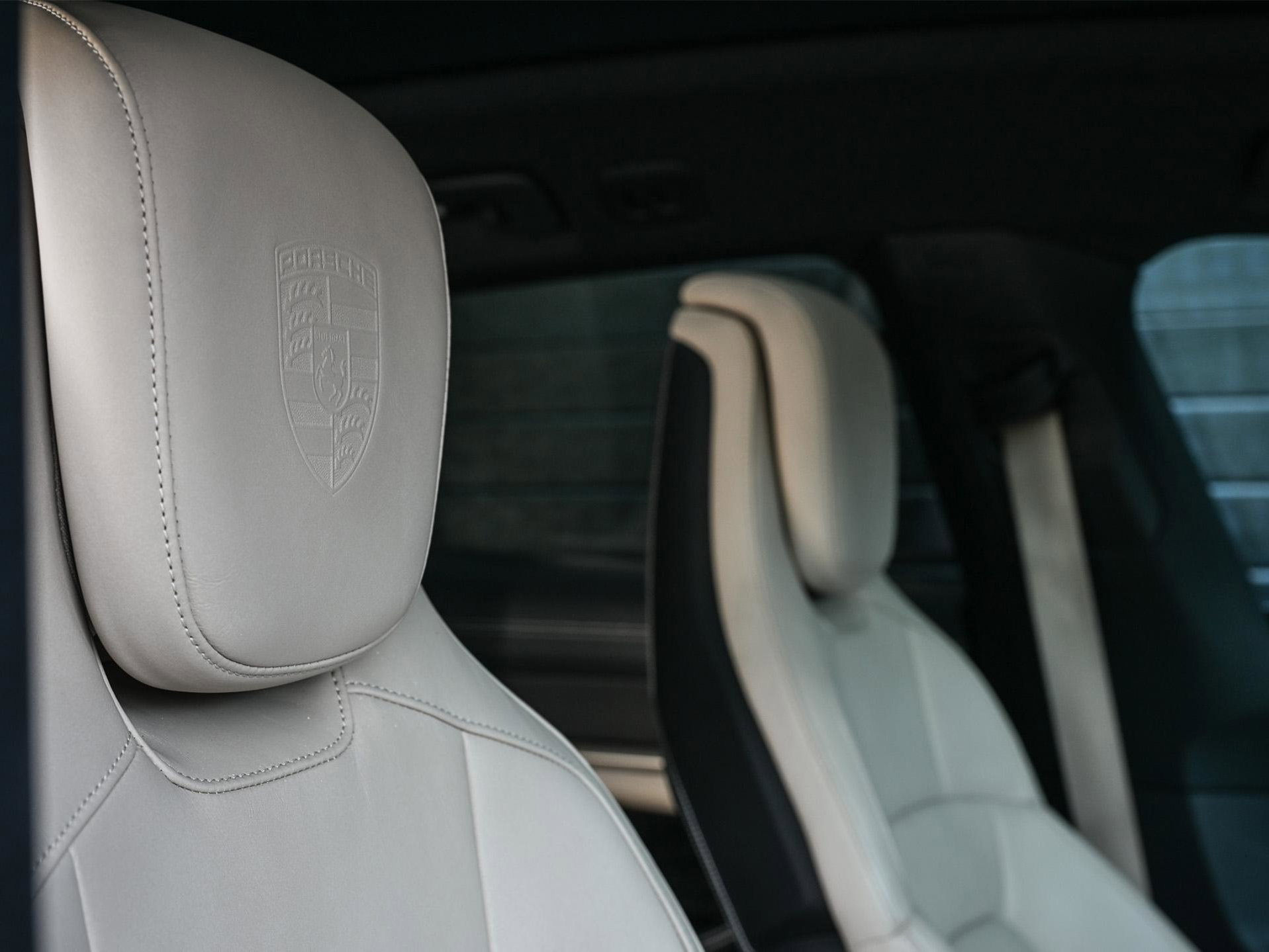 Porsche Taycan Sport Turismo - 31