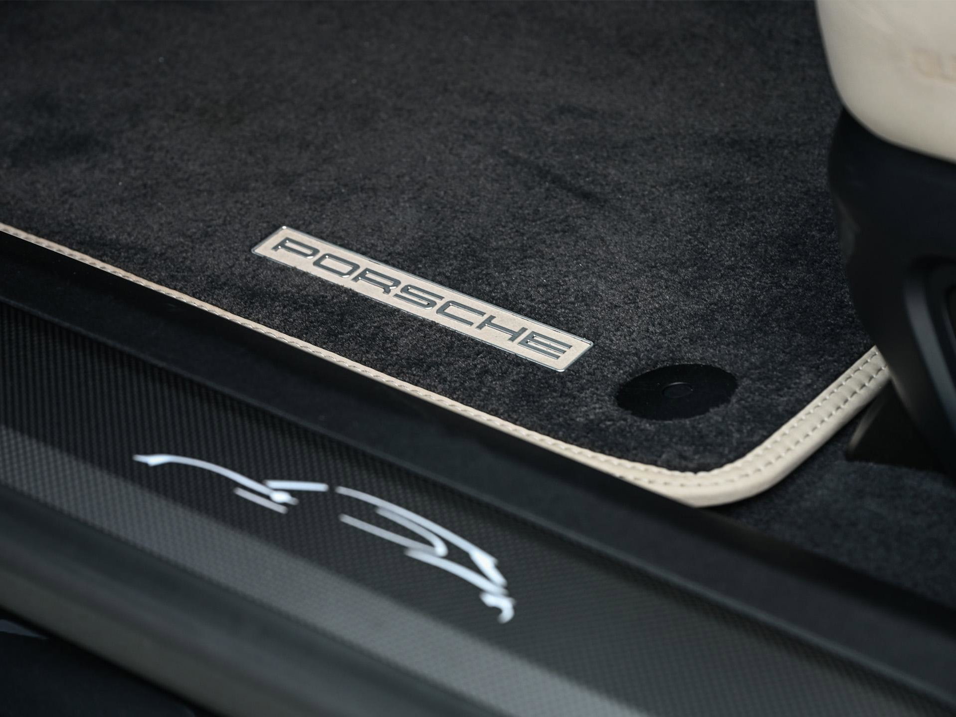 Porsche Taycan Sport Turismo - 32