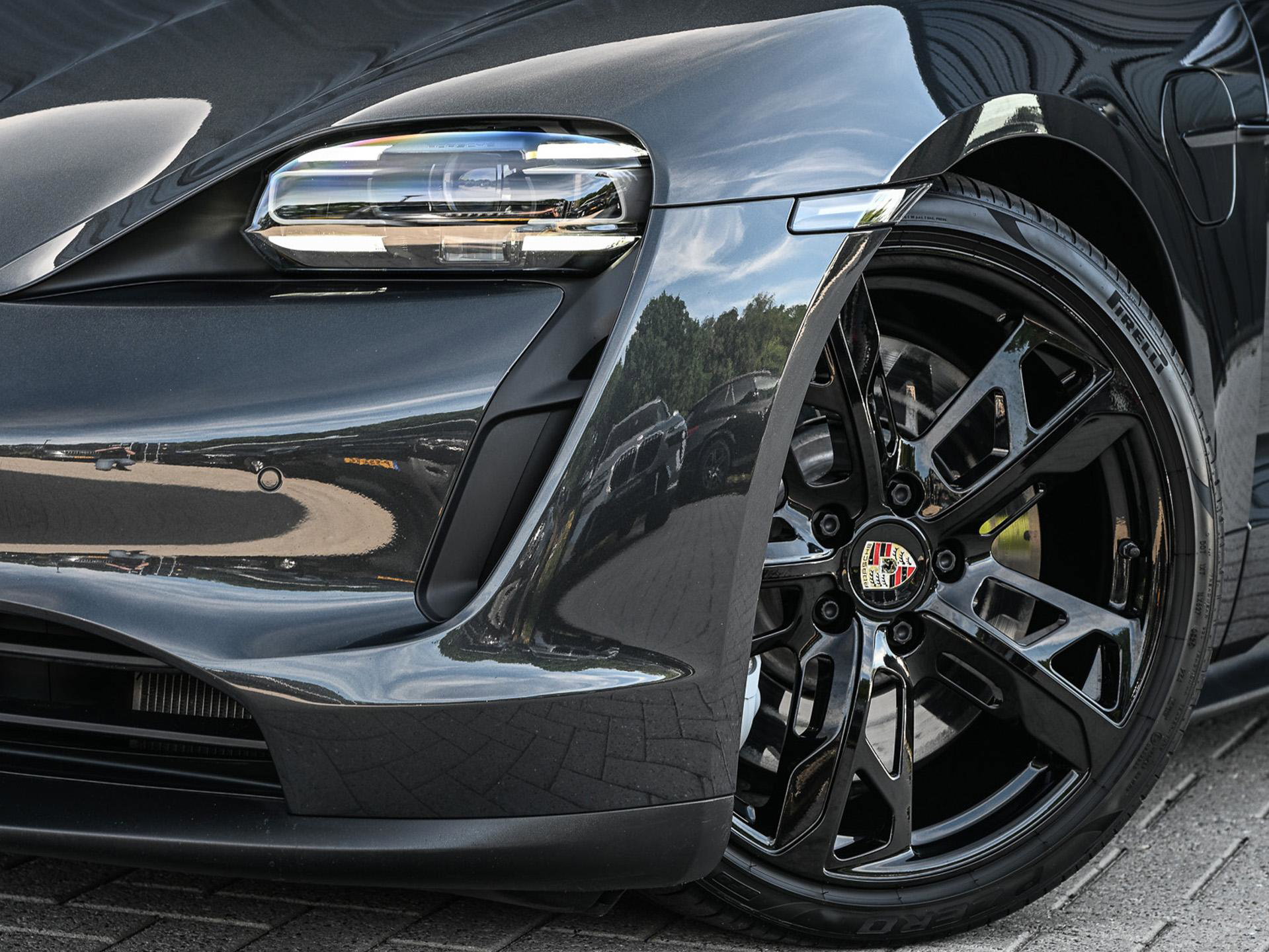 Porsche Taycan Sport Turismo - 7