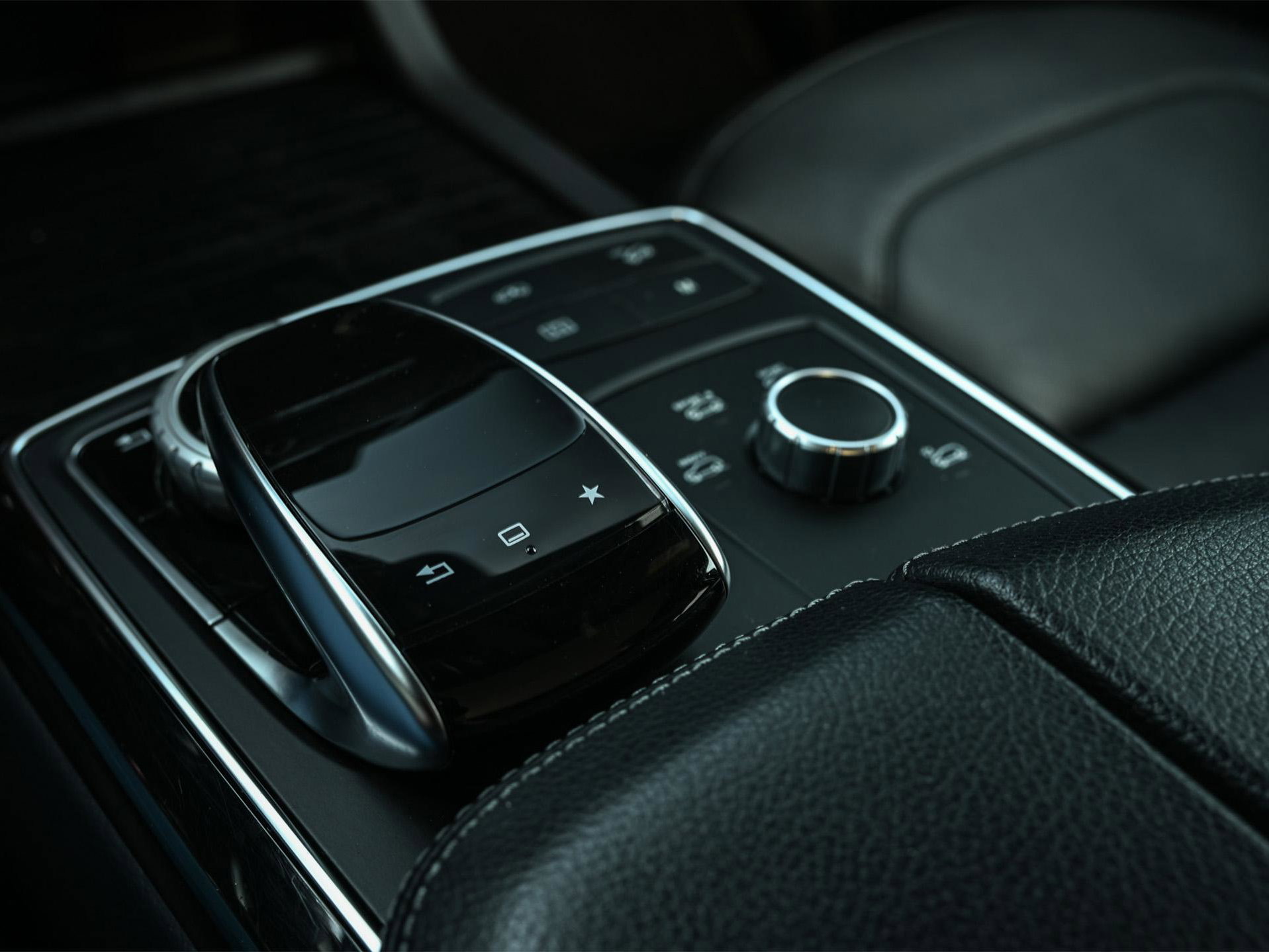 Mercedes-Benz GLE - 22