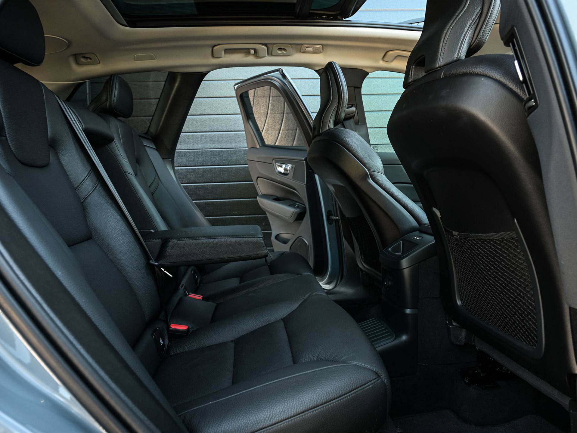 Volvo XC60 - 30