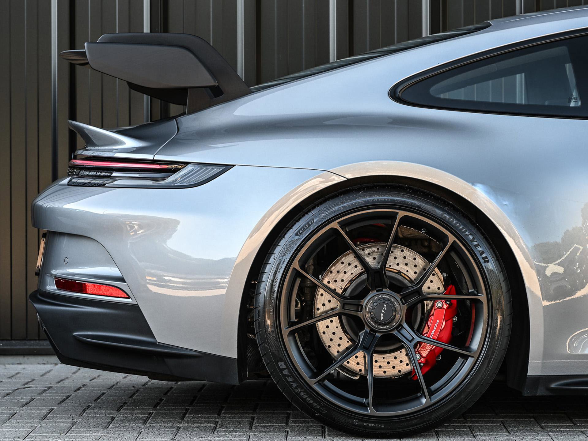 Porsche 911 - 32