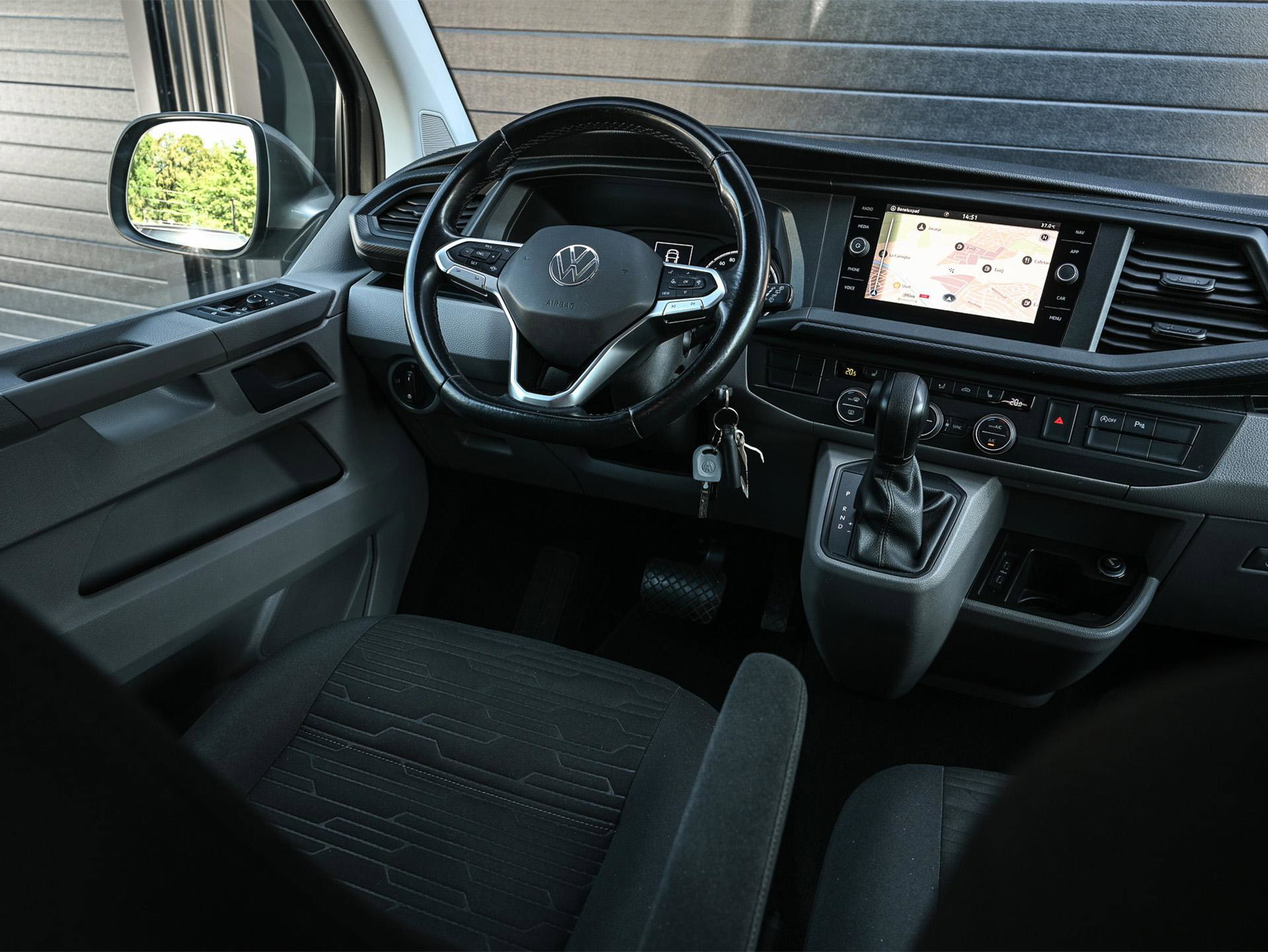 Volkswagen Transporter Caravelle - 12