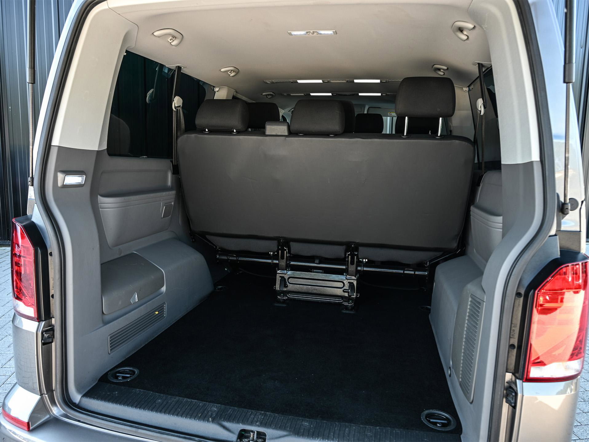 Volkswagen Transporter Caravelle - 24