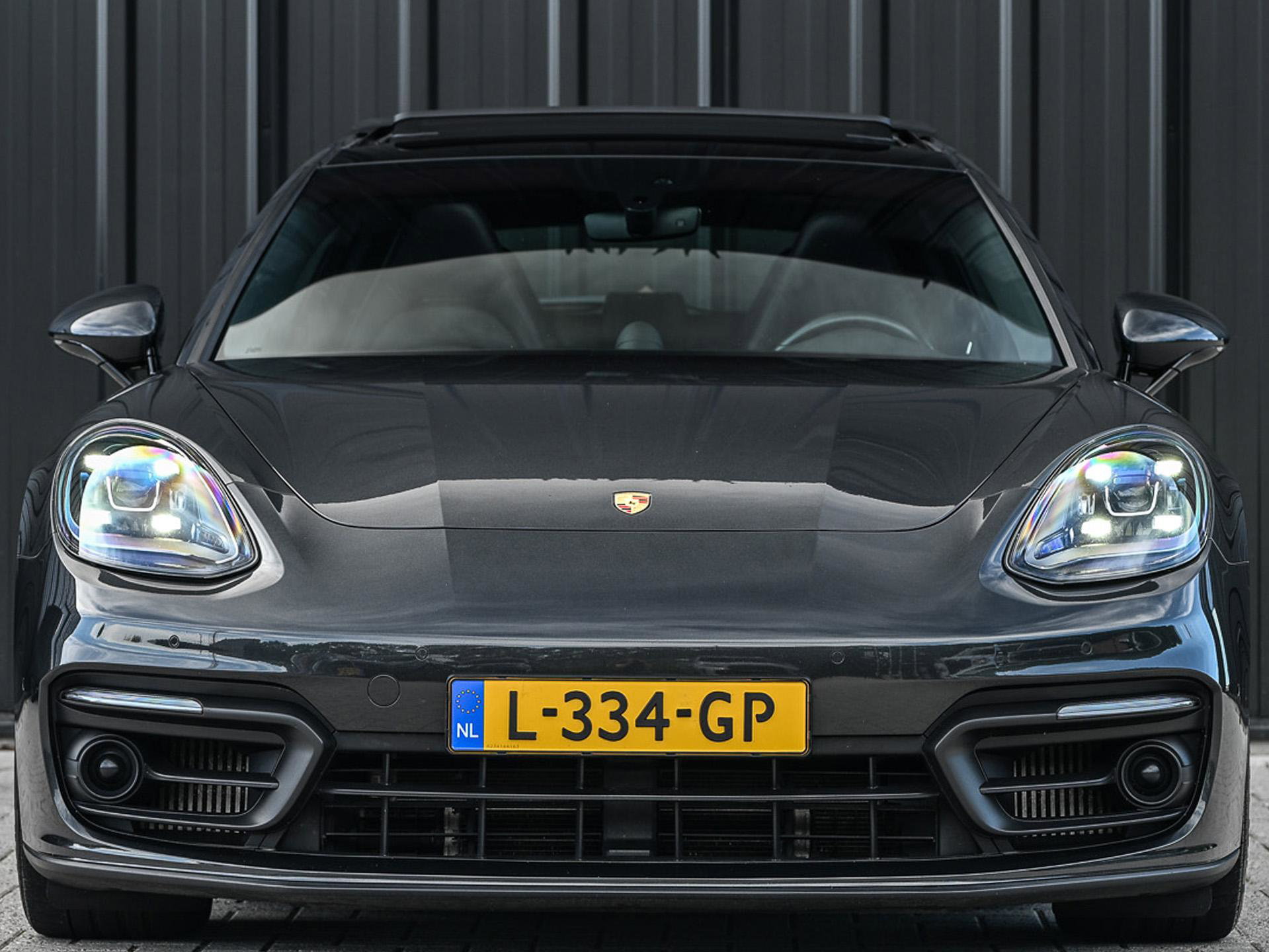 Porsche Panamera - 12