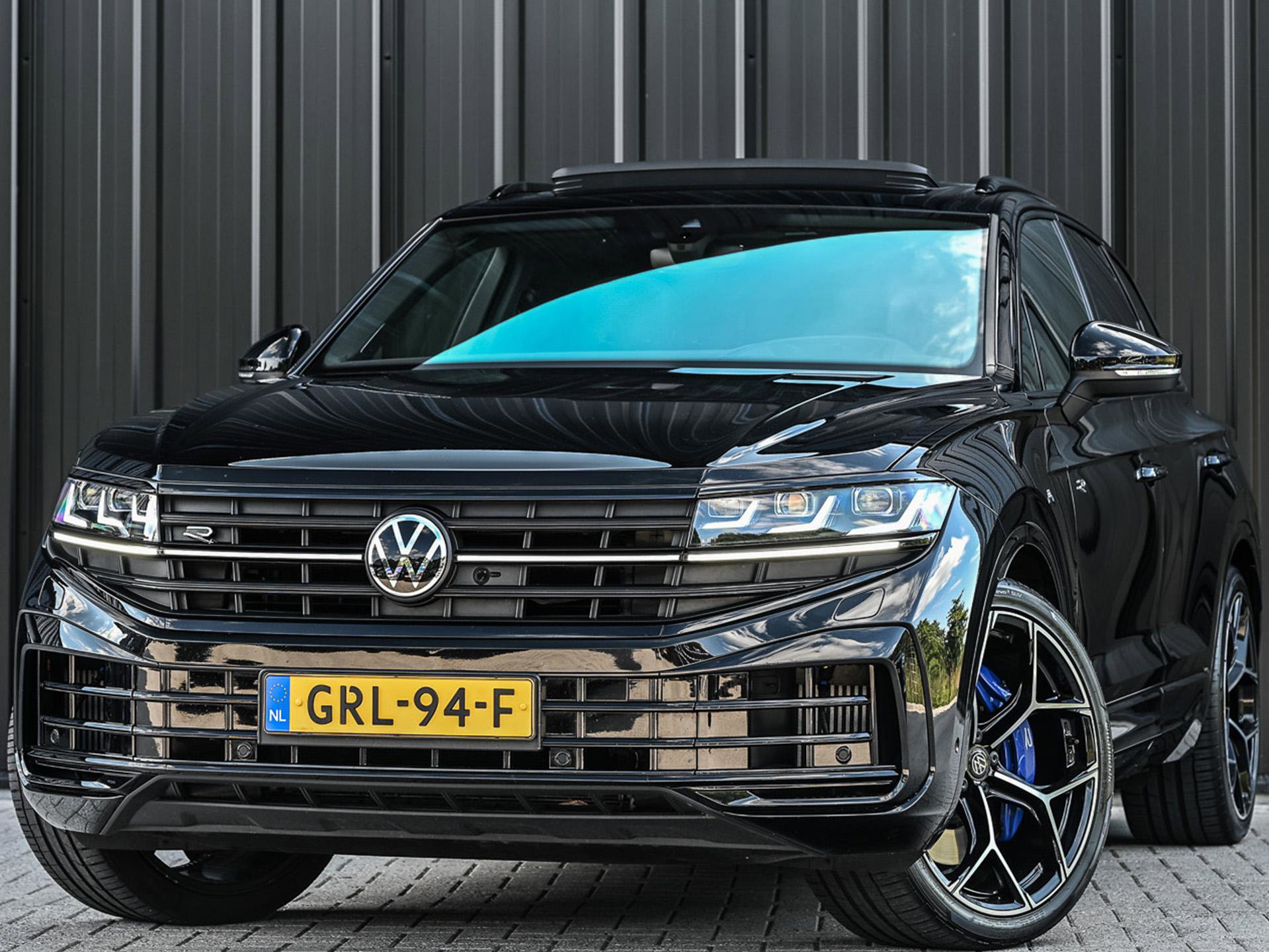Volkswagen Touareg - 0