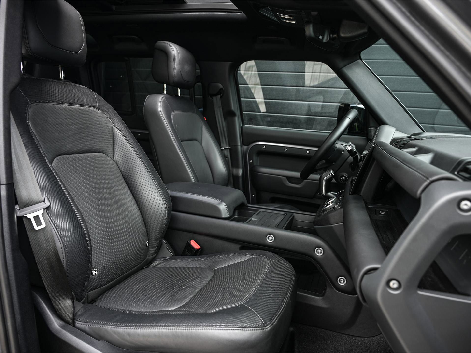 Land Rover Defender - 10