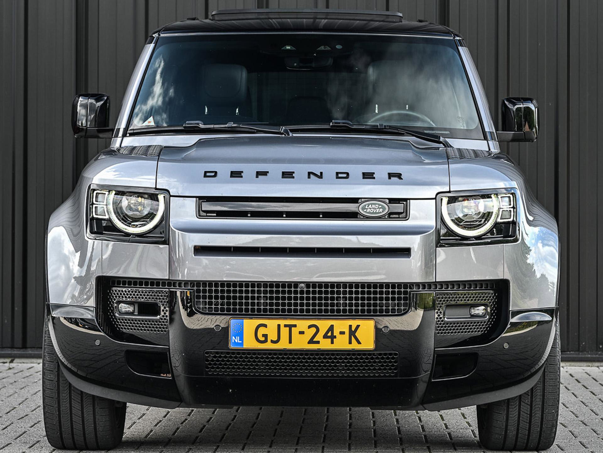 Land Rover Defender - 18