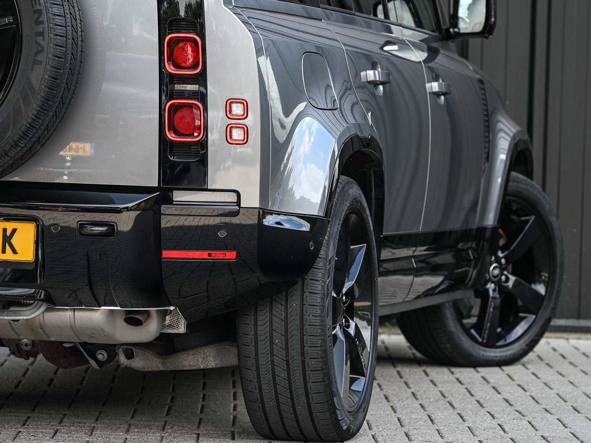 Land Rover Defender - 23