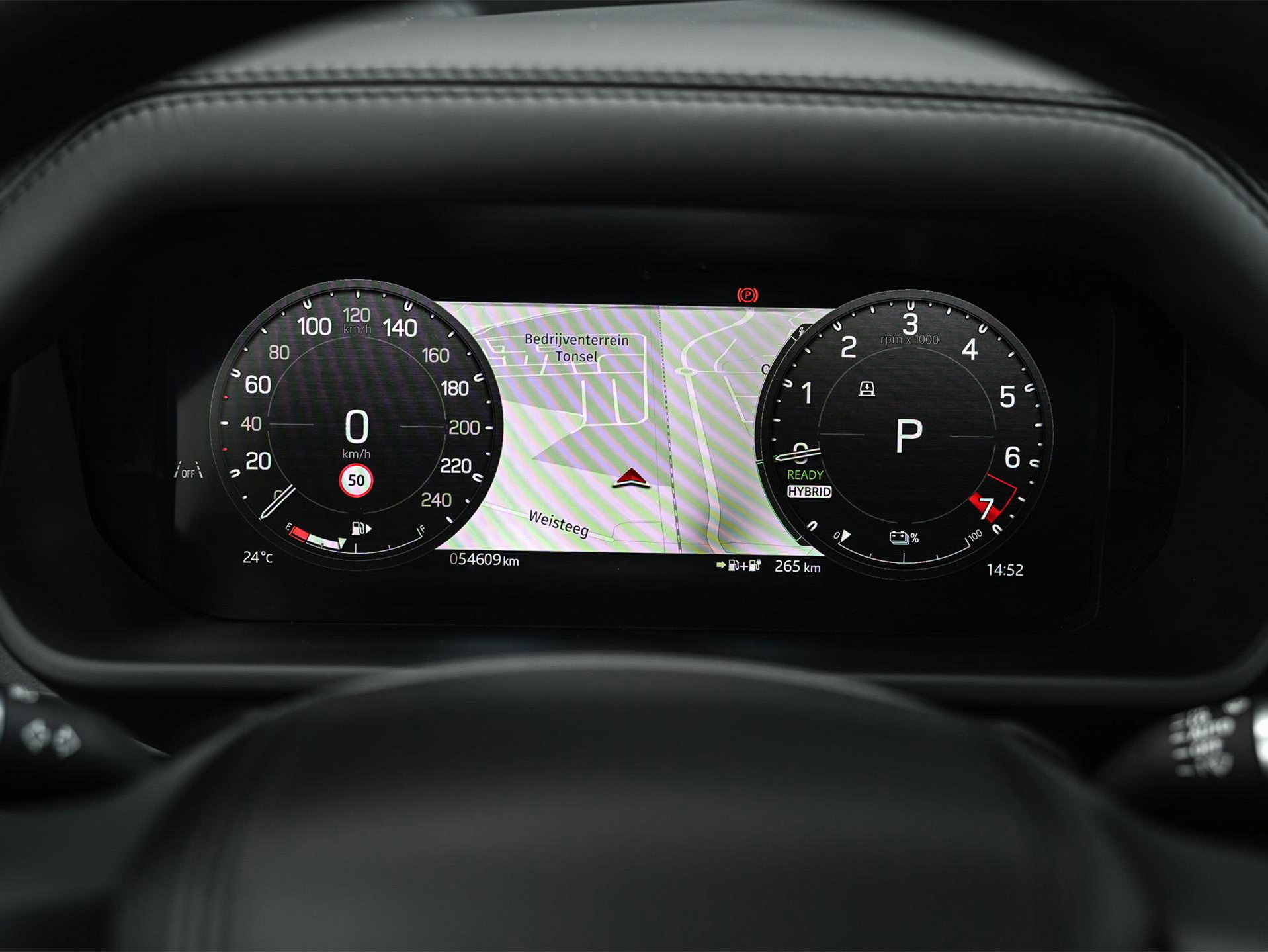 Land Rover Defender - 25