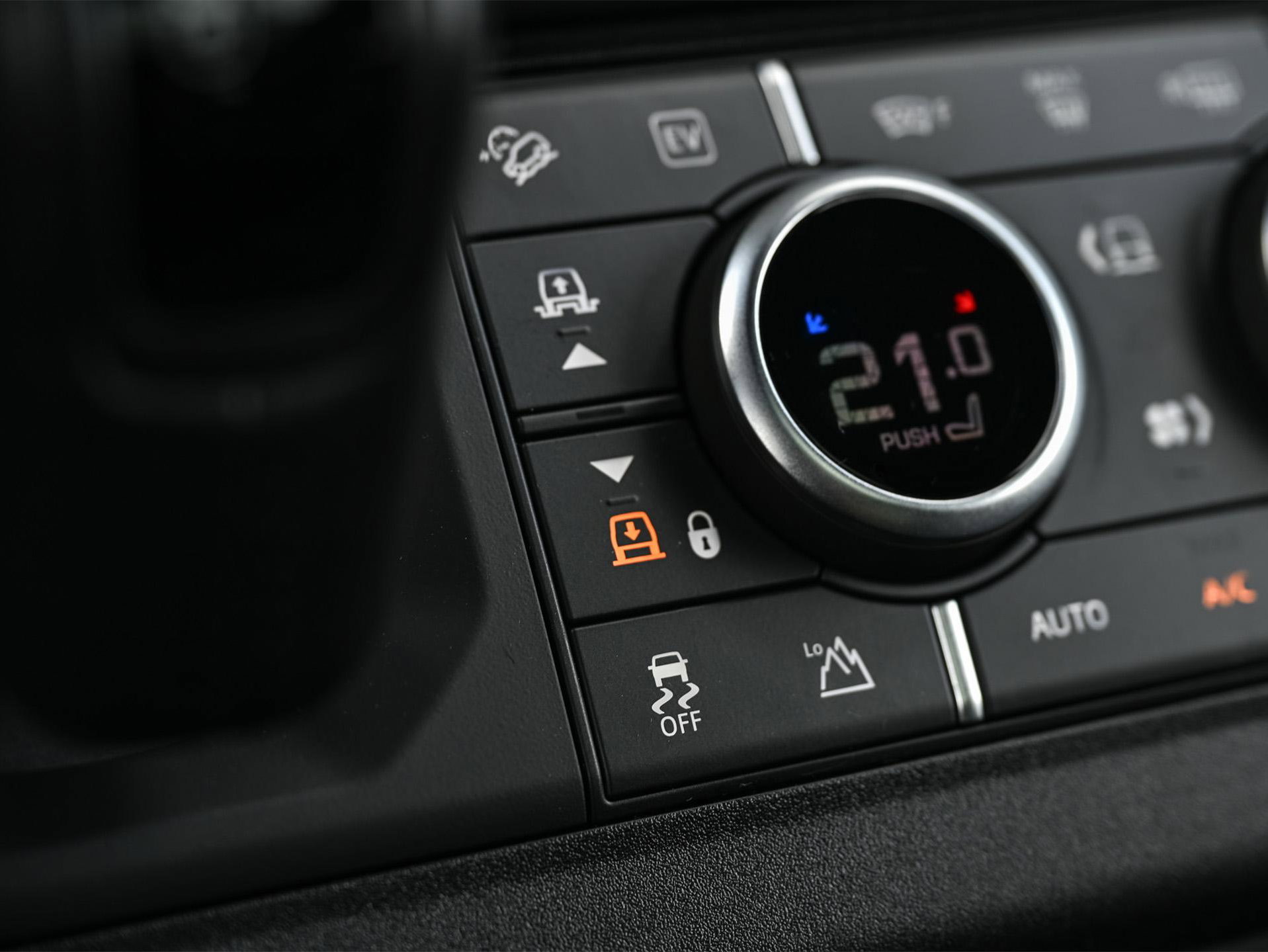 Land Rover Defender - 6