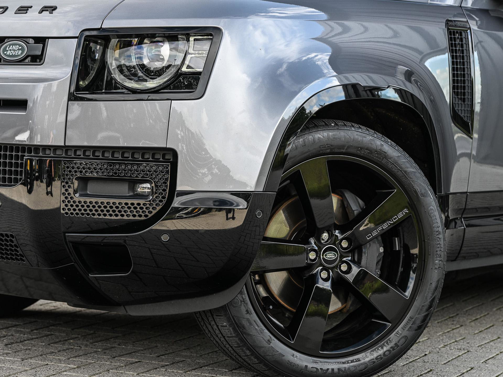 Land Rover Defender - 7