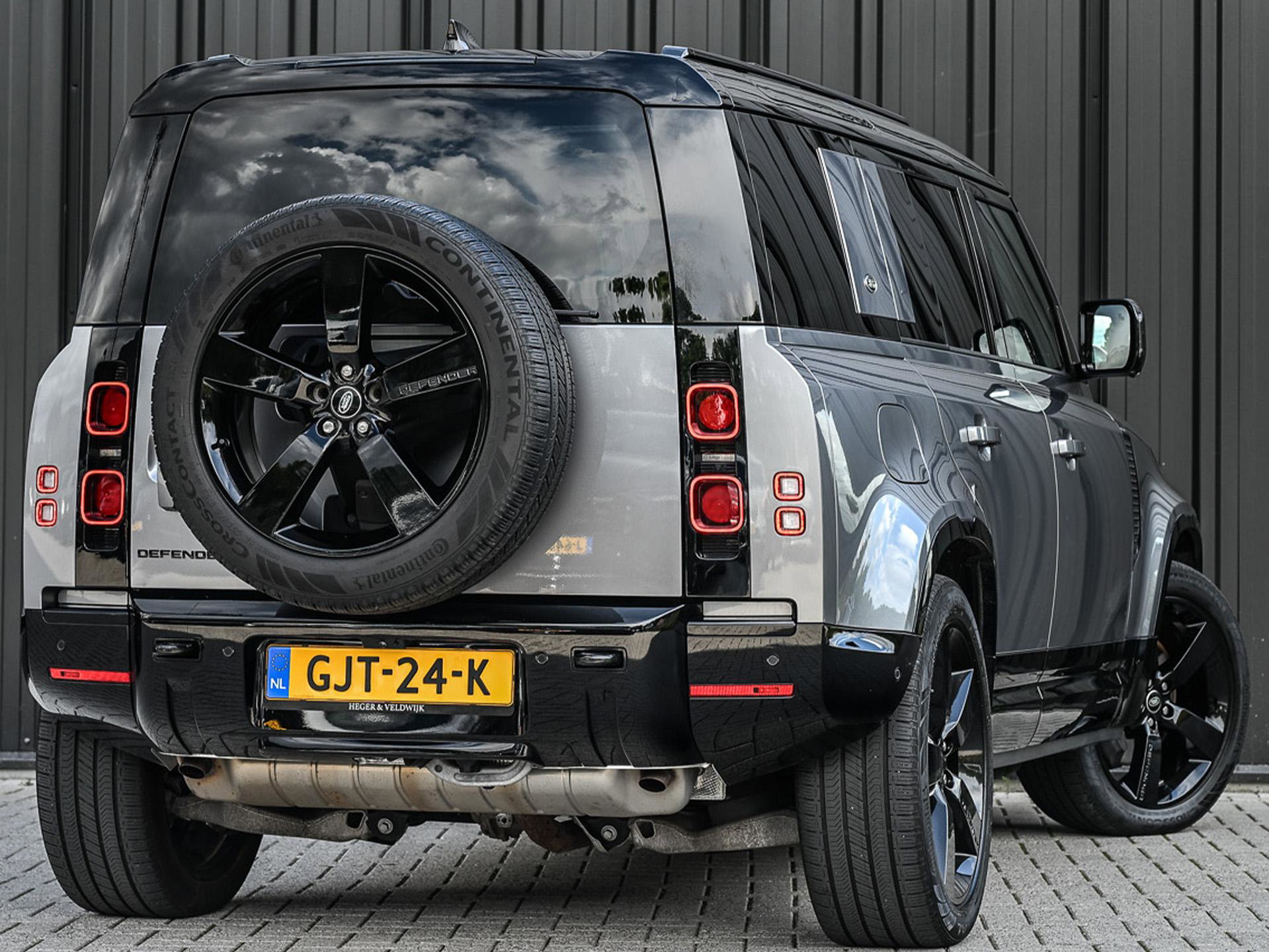 Land Rover Defender - 8