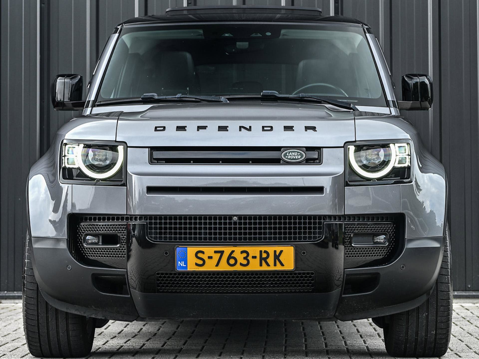 Land Rover Defender - 22