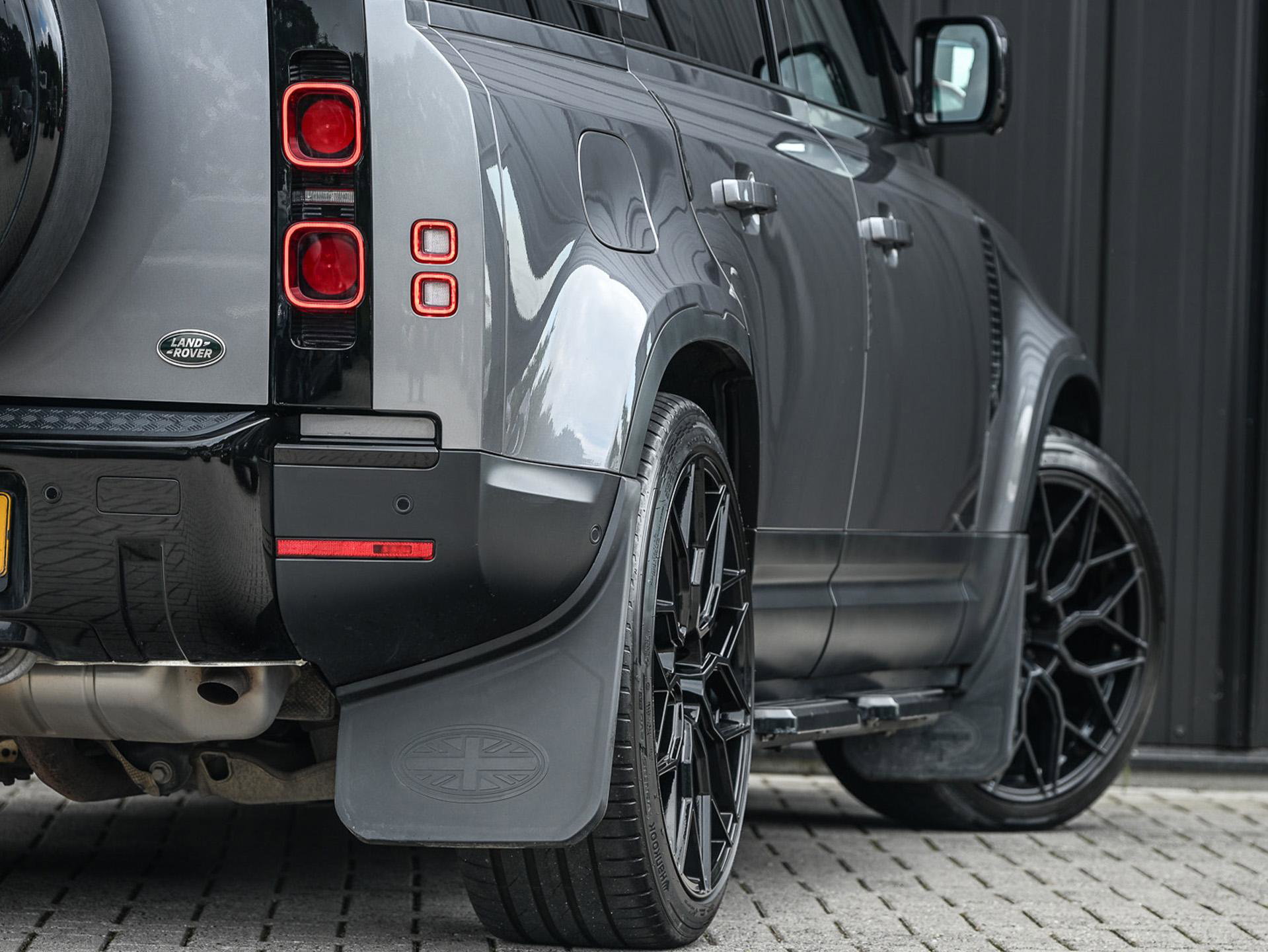 Land Rover Defender - 33