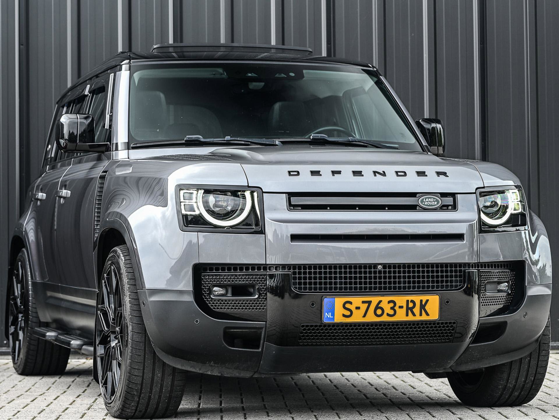 Land Rover Defender - 36