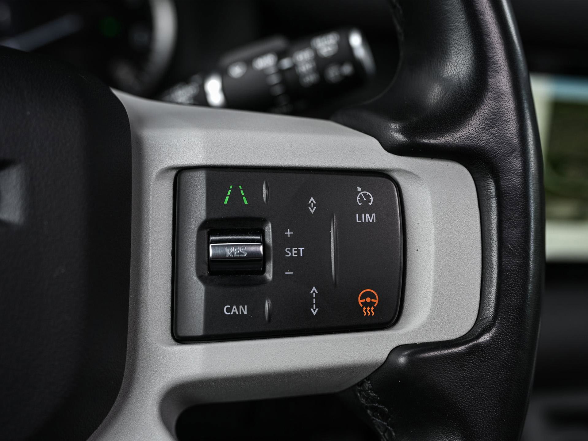 Land Rover Defender - 6