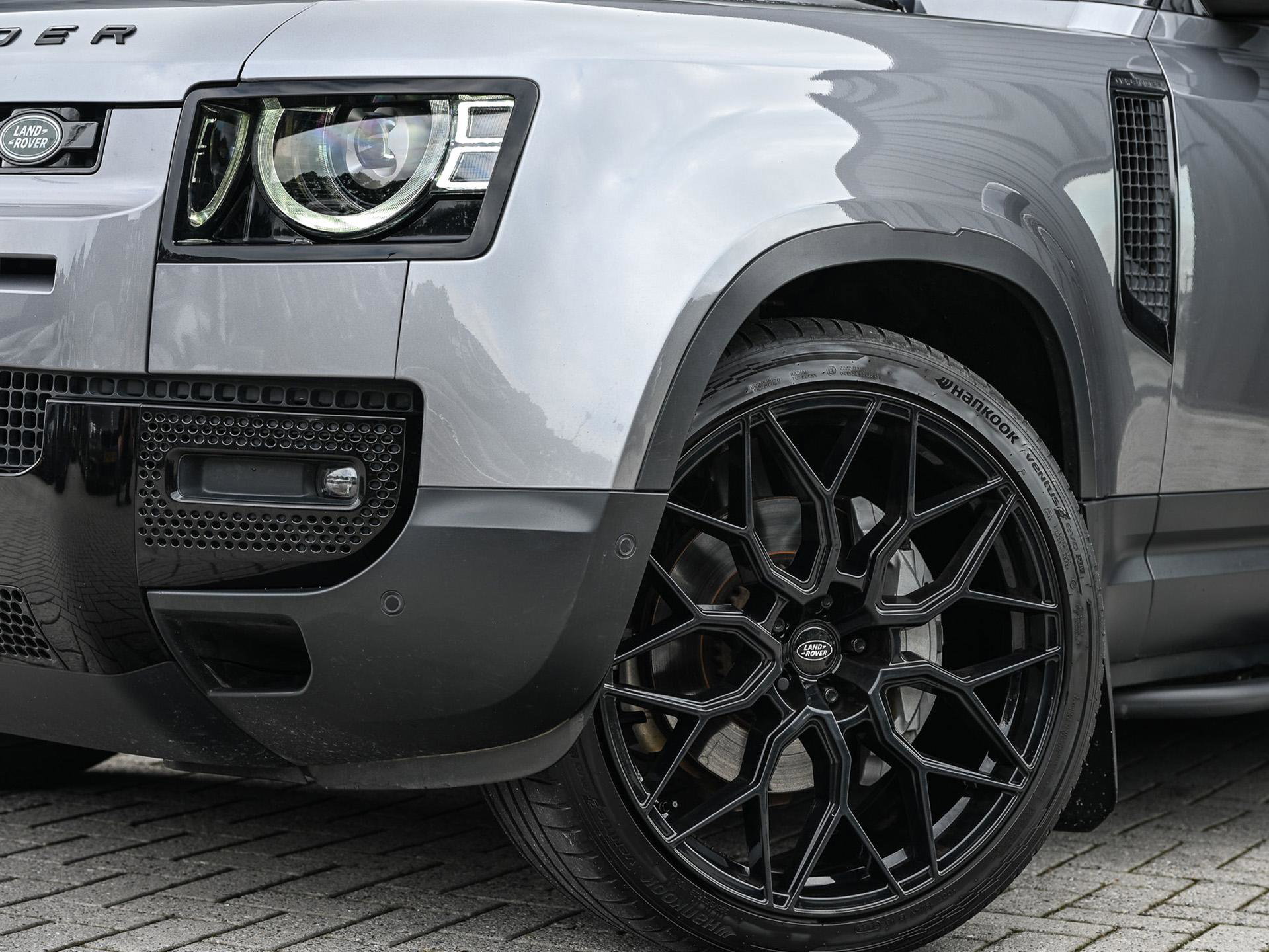 Land Rover Defender - 7
