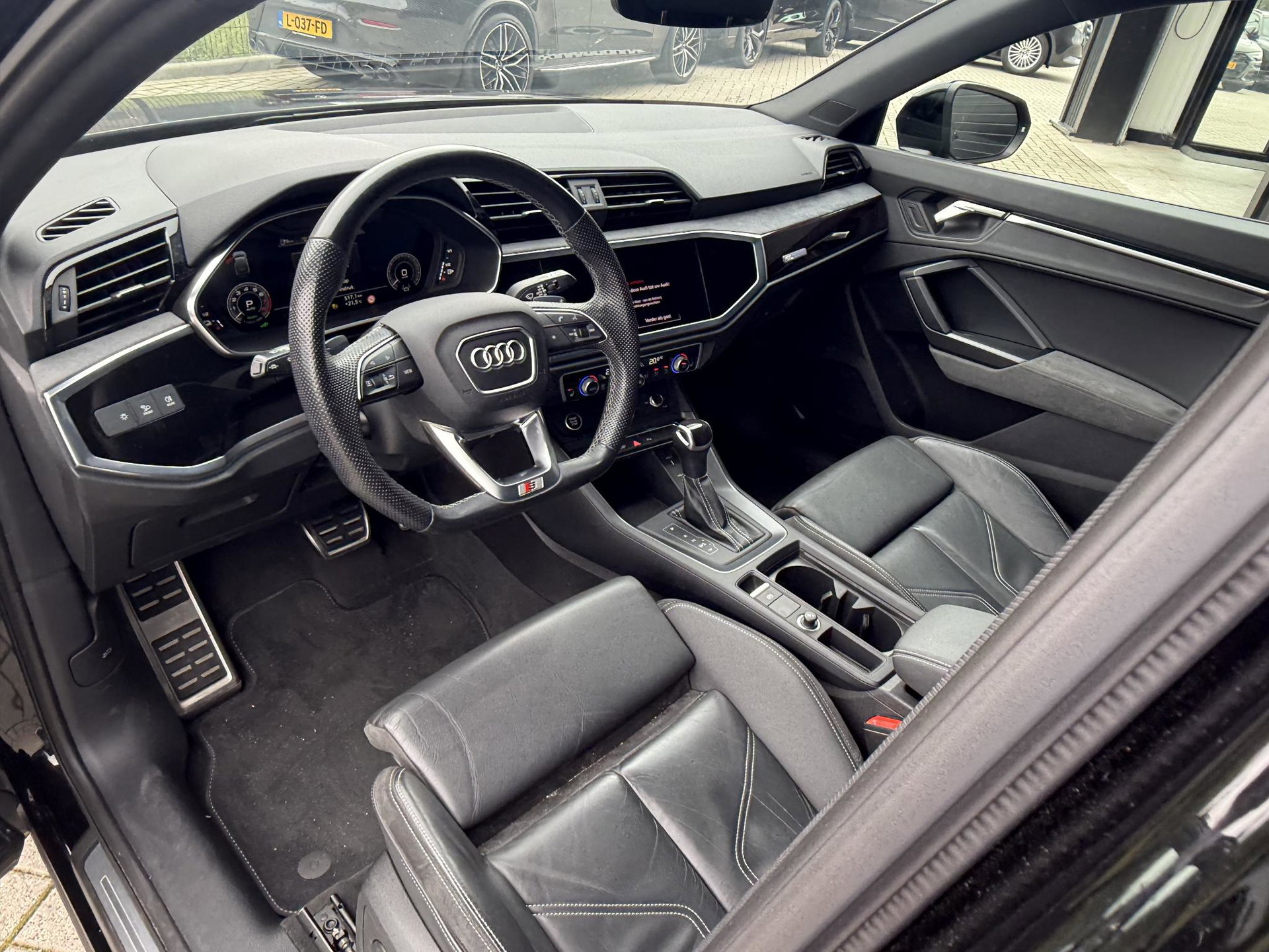 Audi Q3 Sportback - 12