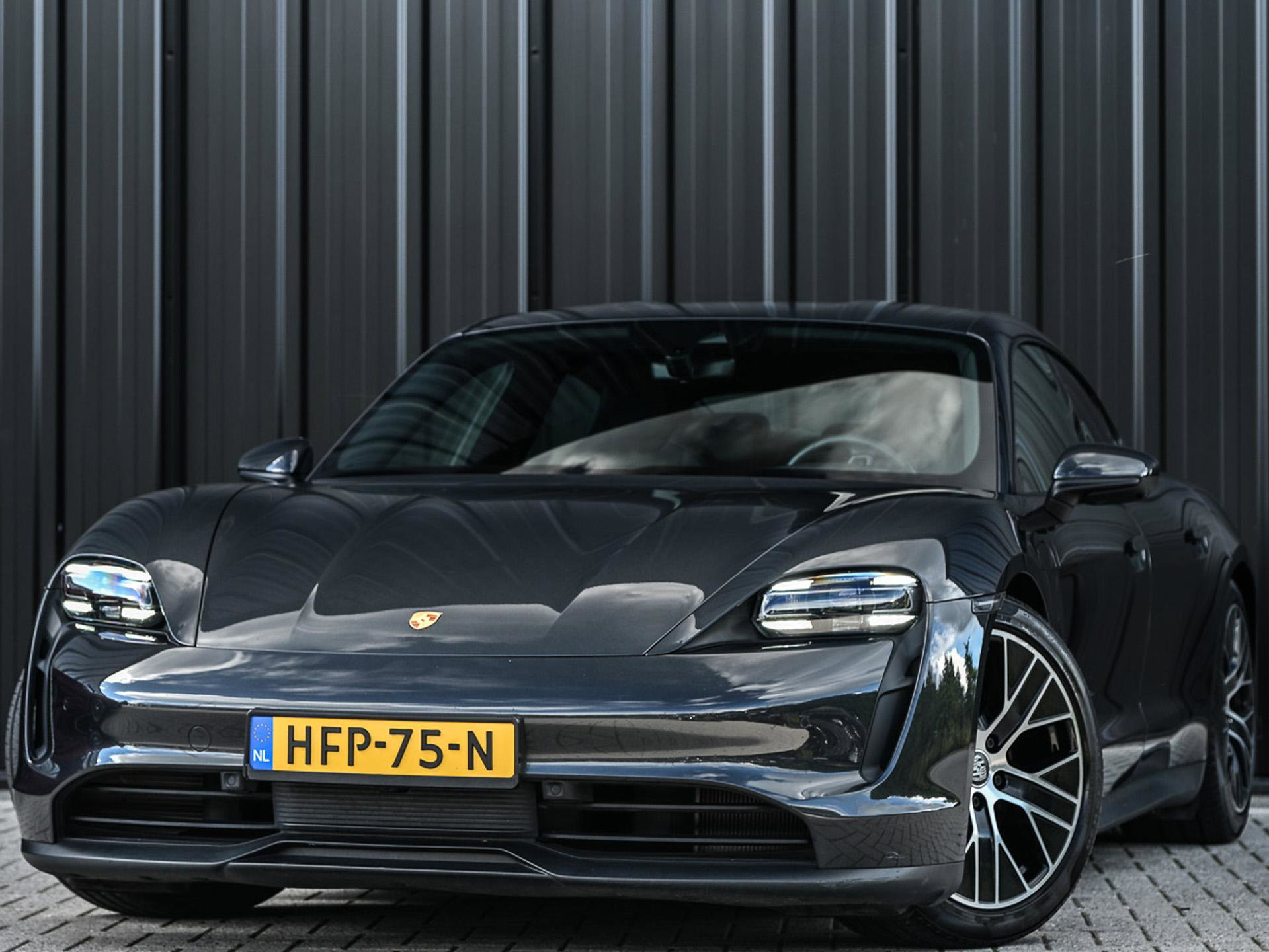 Porsche Taycan - 0