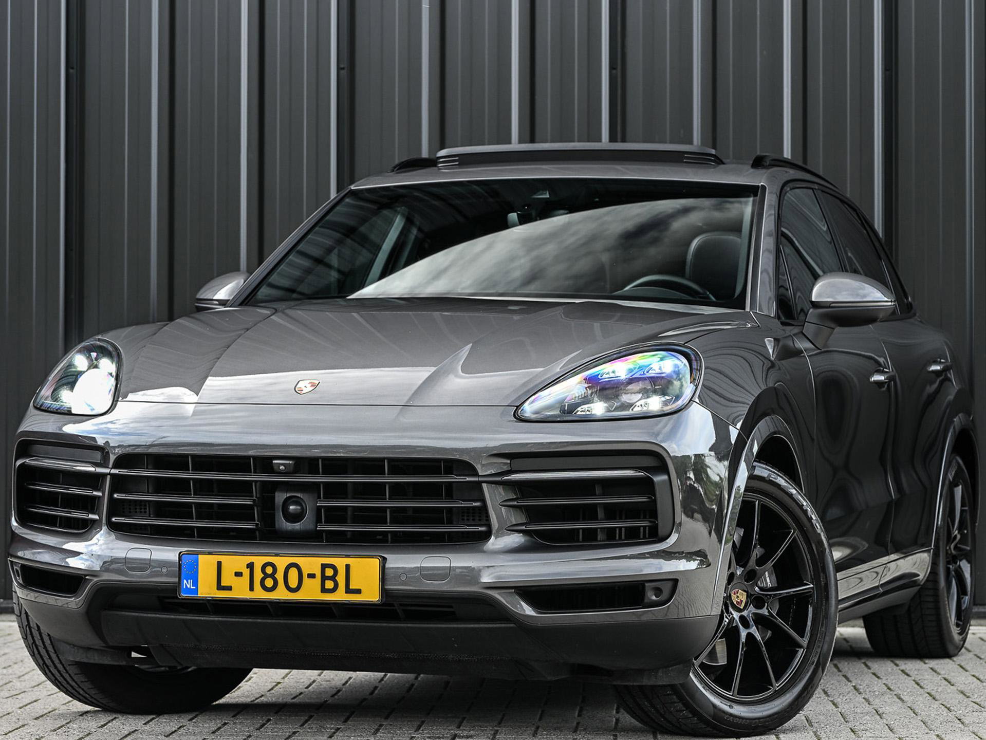 Porsche Cayenne - 0