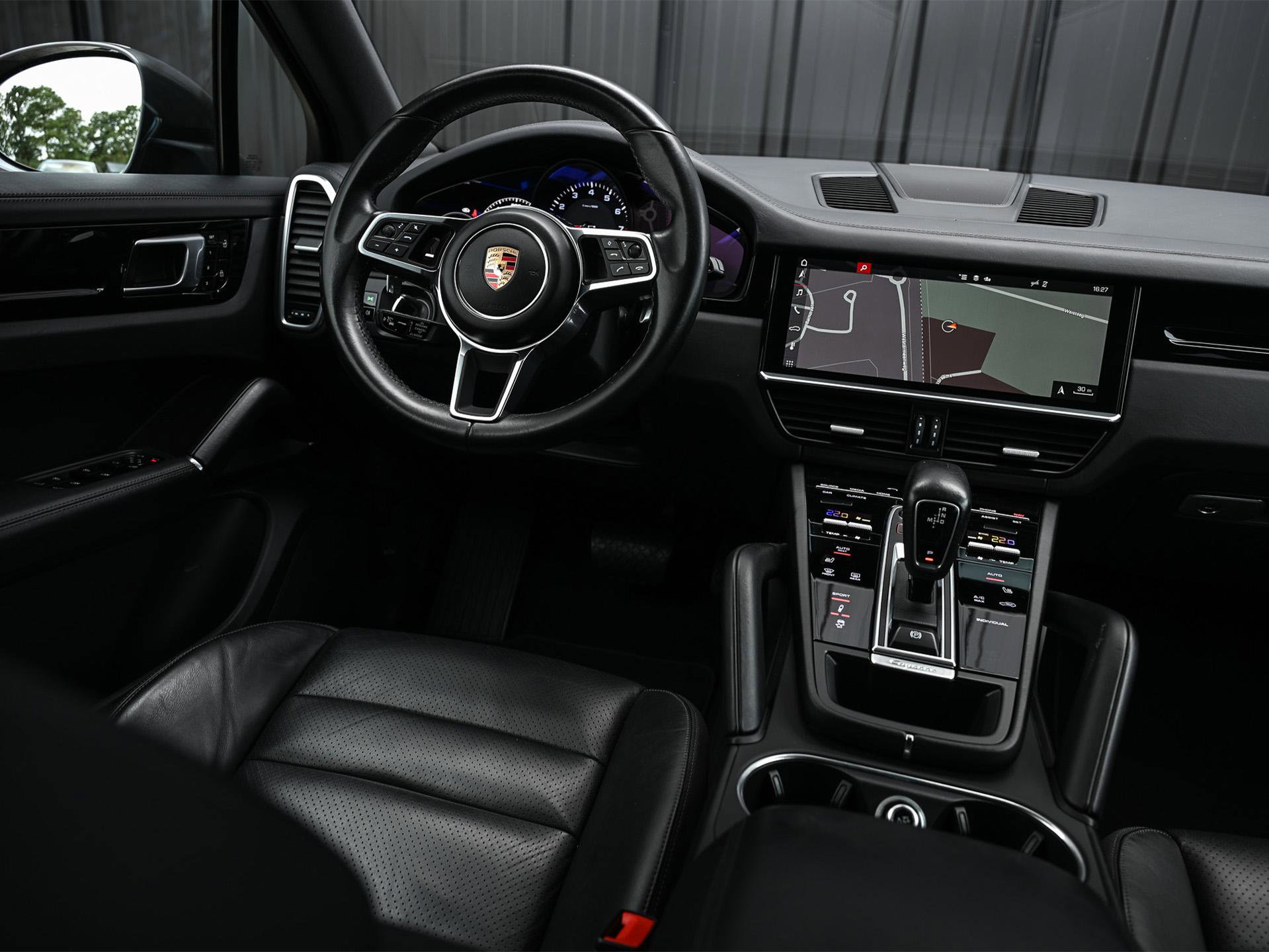Porsche Cayenne - 10