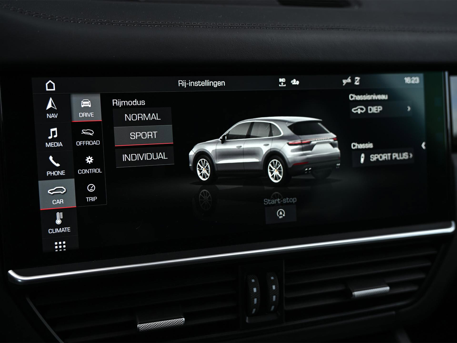 Porsche Cayenne - 12