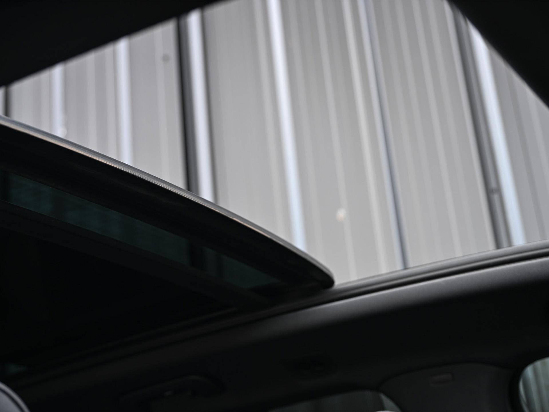 Porsche Cayenne - 1