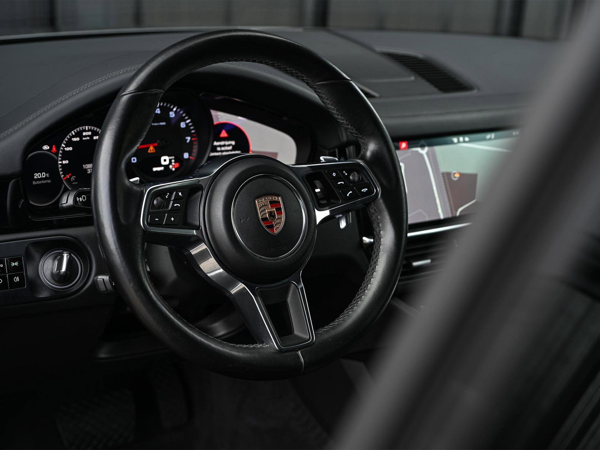 Porsche Cayenne - 20