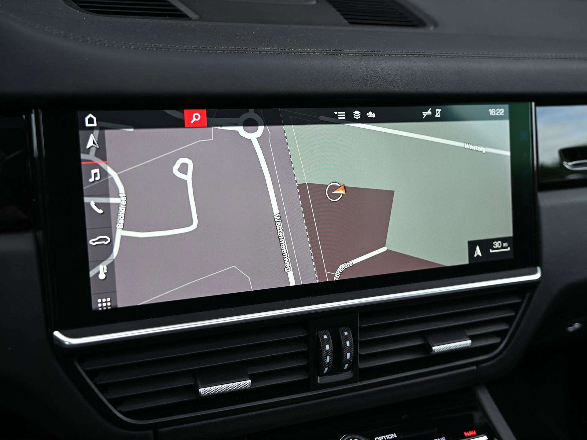 Porsche Cayenne - 22