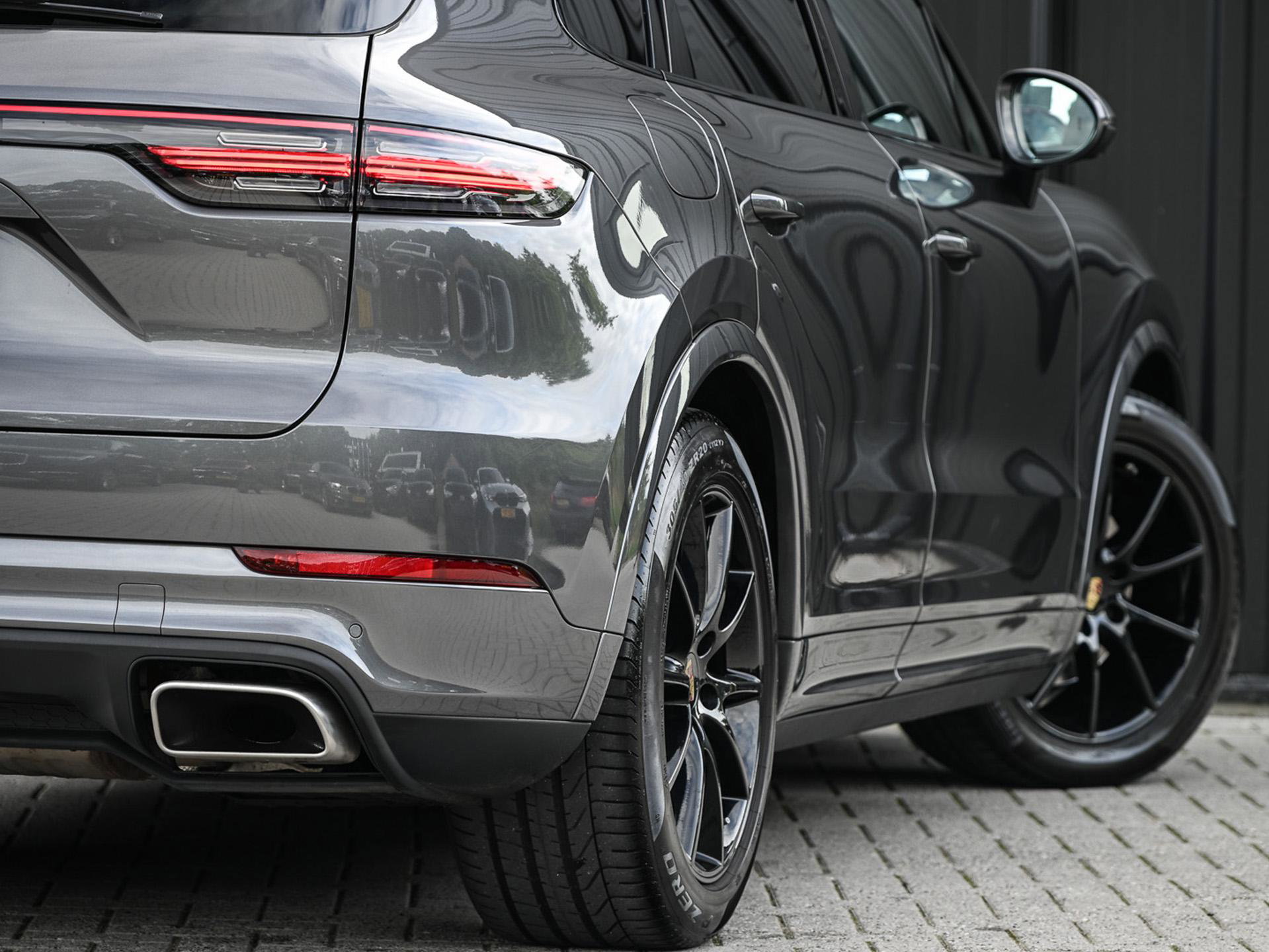 Porsche Cayenne - 28